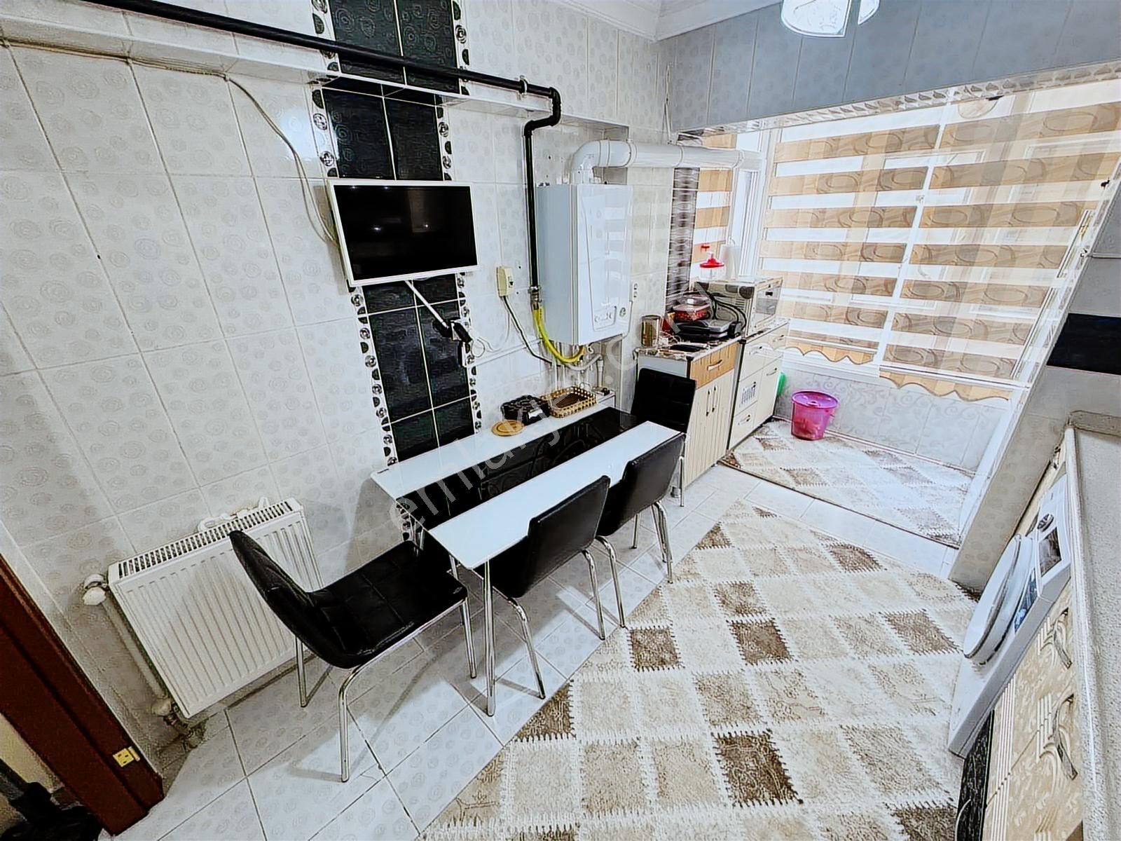 Plevne Mahallesinde Ara Katta Ön Cephe Genç Bina Krediye Uygun" - Görsel 34