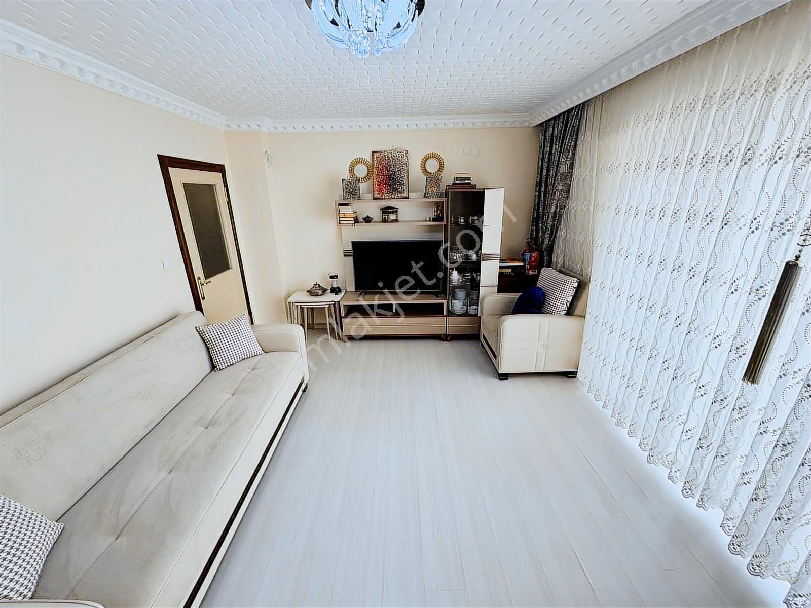 Plevne Mahallesinde Ara Katta Ön Cephe Genç Bina Krediye Uygun" - Görsel 22