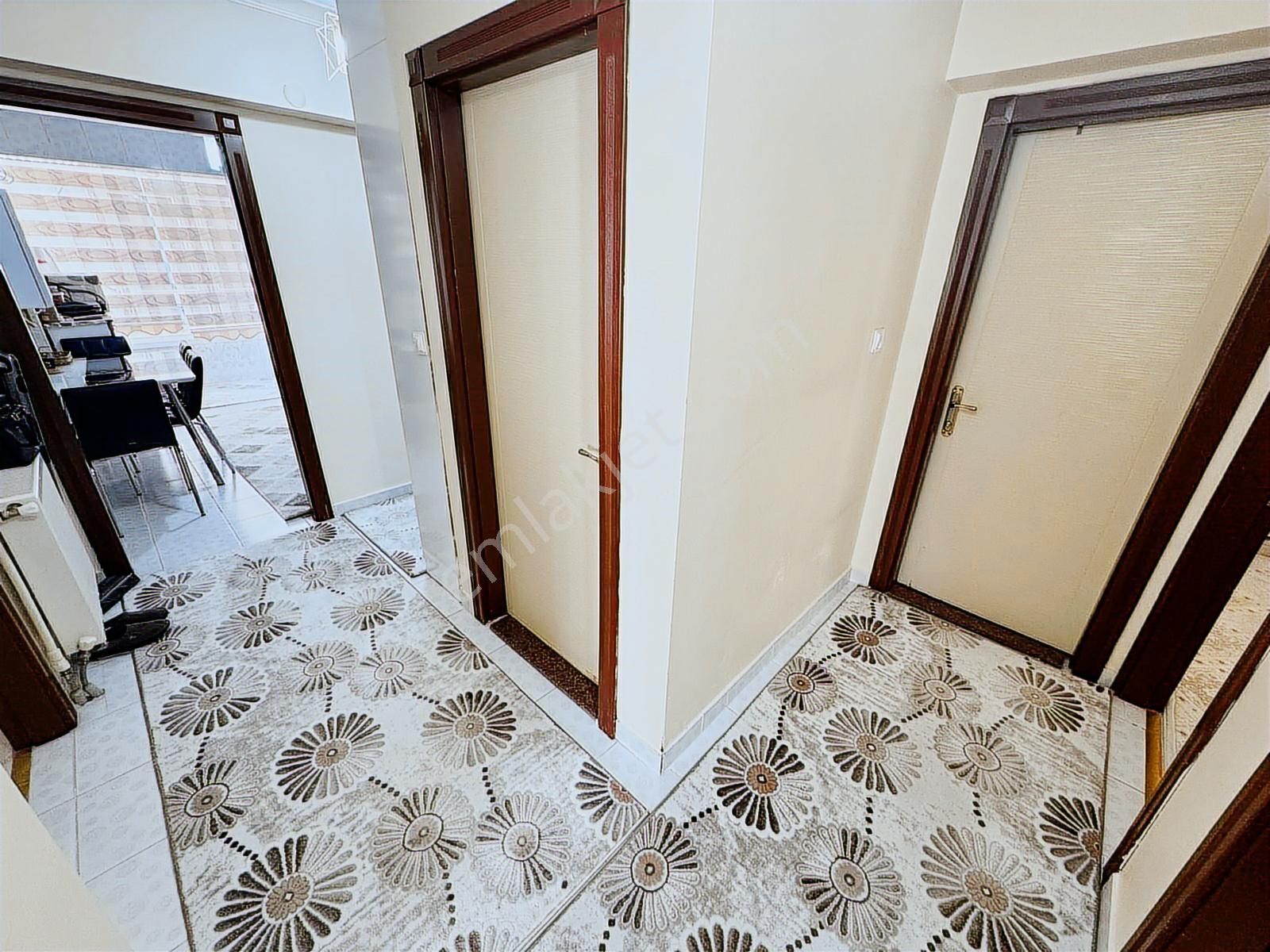 Plevne Mahallesinde Ara Katta Ön Cephe Genç Bina Krediye Uygun" - Görsel 30