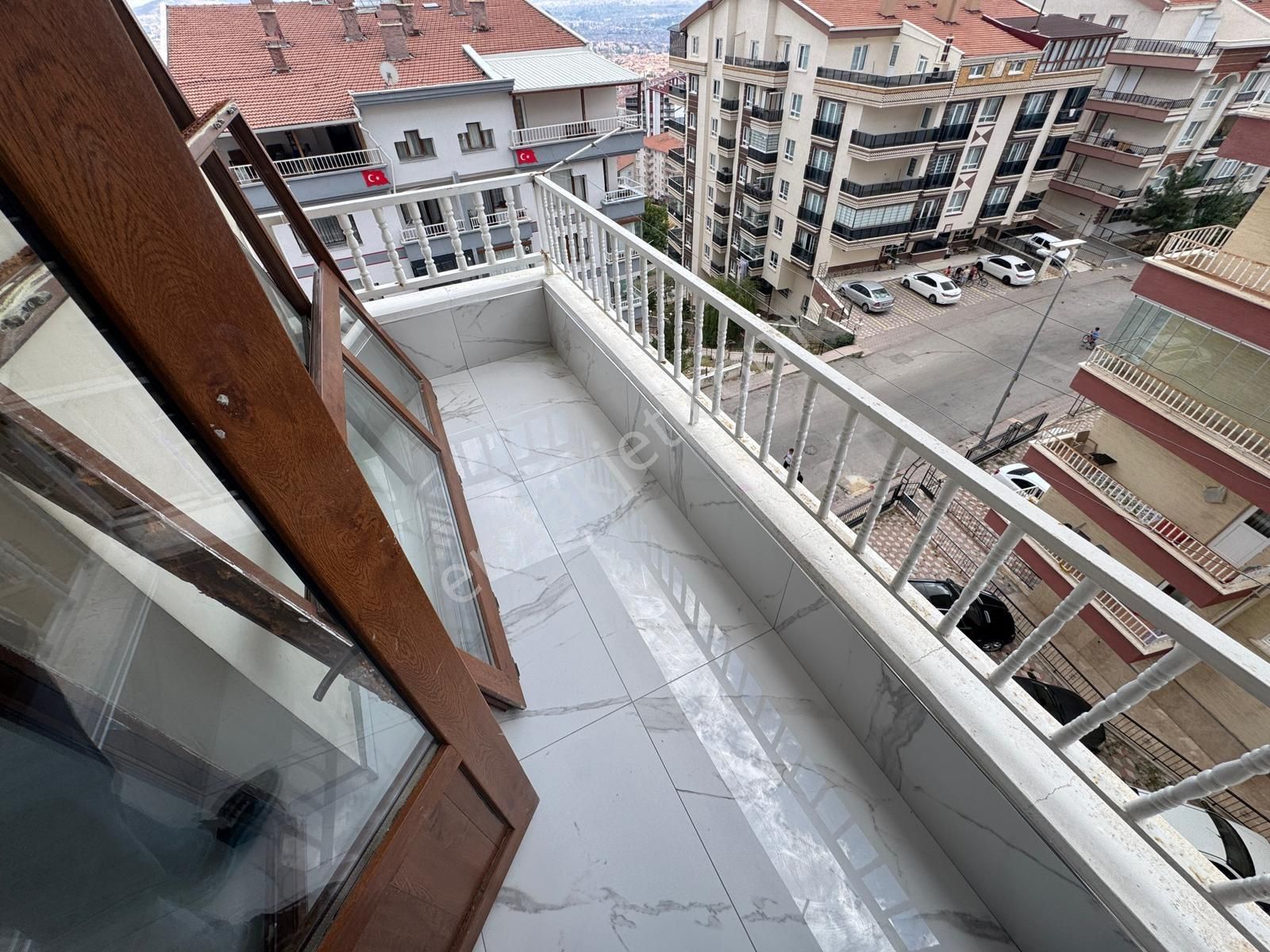 Ataparak Mahallesinde Katta Ful Yapılı Geniş M2 3+1 - Görsel 25