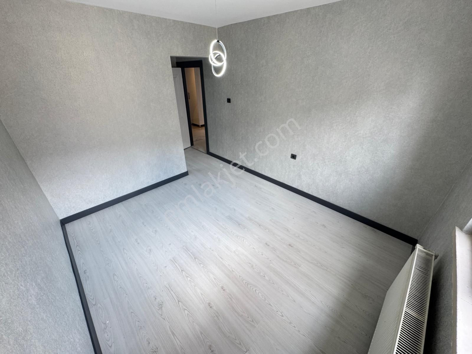 Ataparak Mahallesinde Katta Ful Yapılı Geniş M2 3+1 - Görsel 12