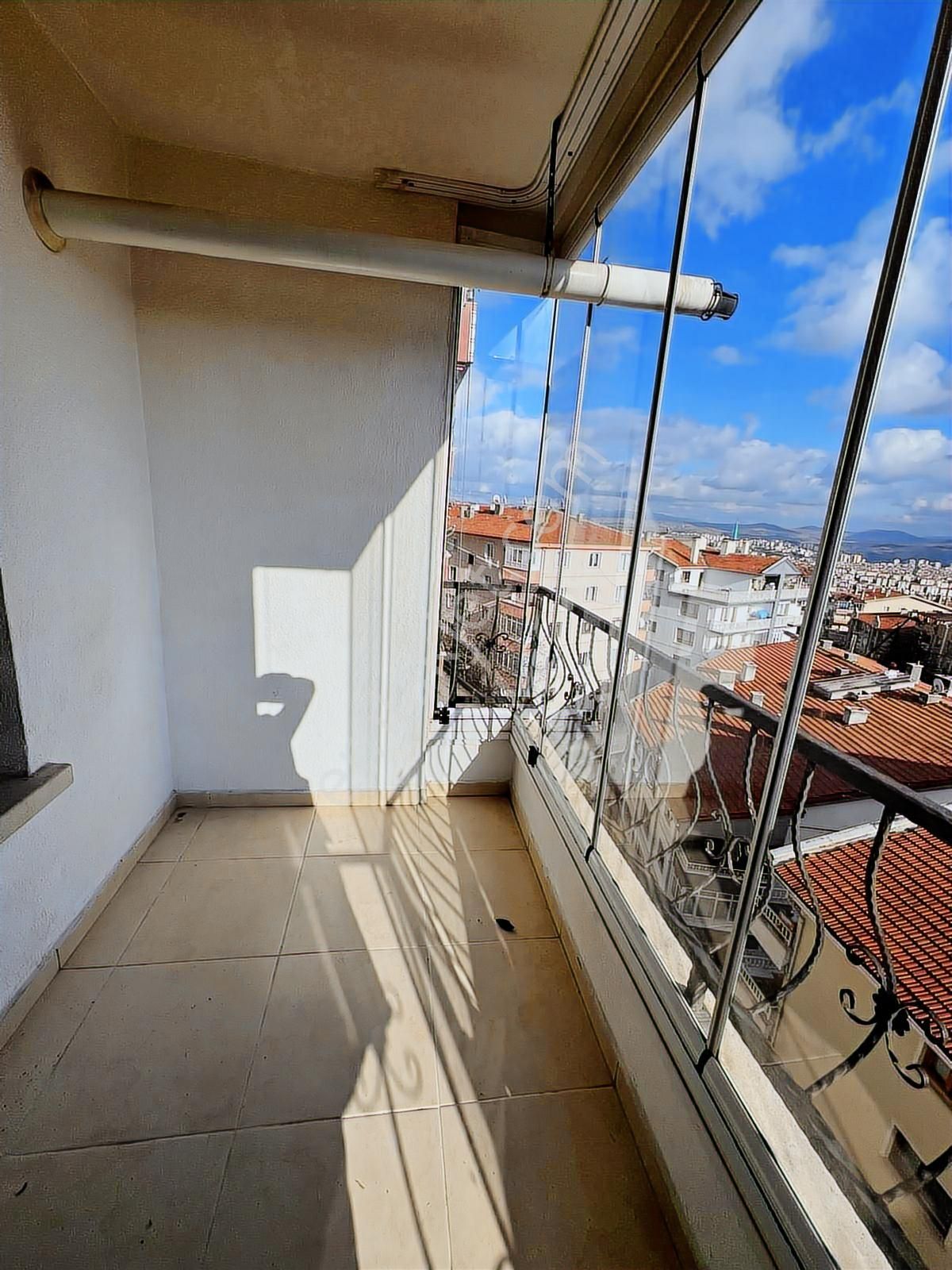 Ufuktepe Merkezi Konumda Katta Asansörlü Manzaralı Kiralık 3+1 - Görsel 23