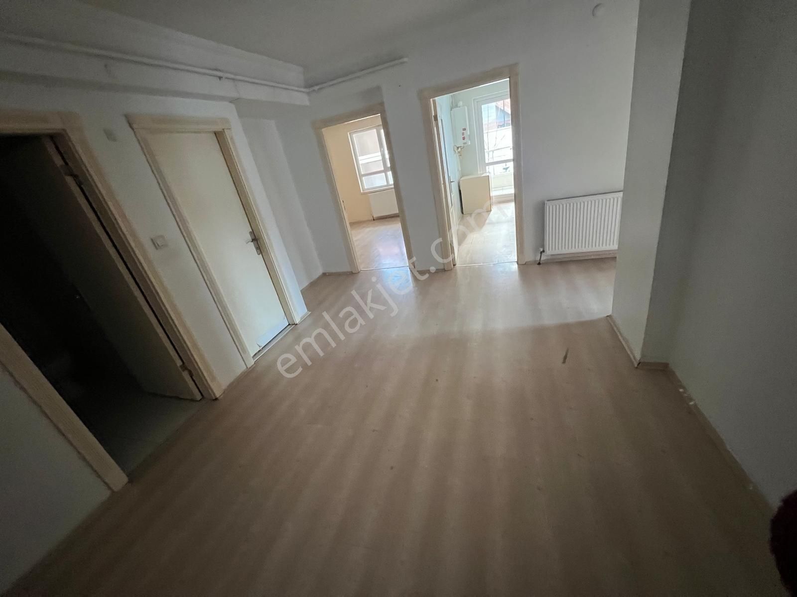 Kanuni Mahallesinde Katta Asansörlü Geniş M2 Li Kiralık 3+1 - Görsel 9