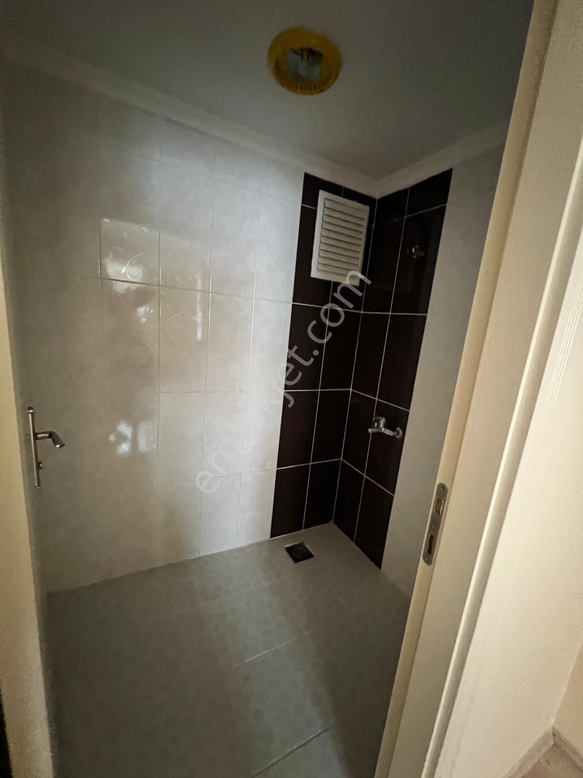 Kanuni Mahallesinde Katta Asansörlü Geniş M2 Li Kiralık 3+1 - Görsel 19