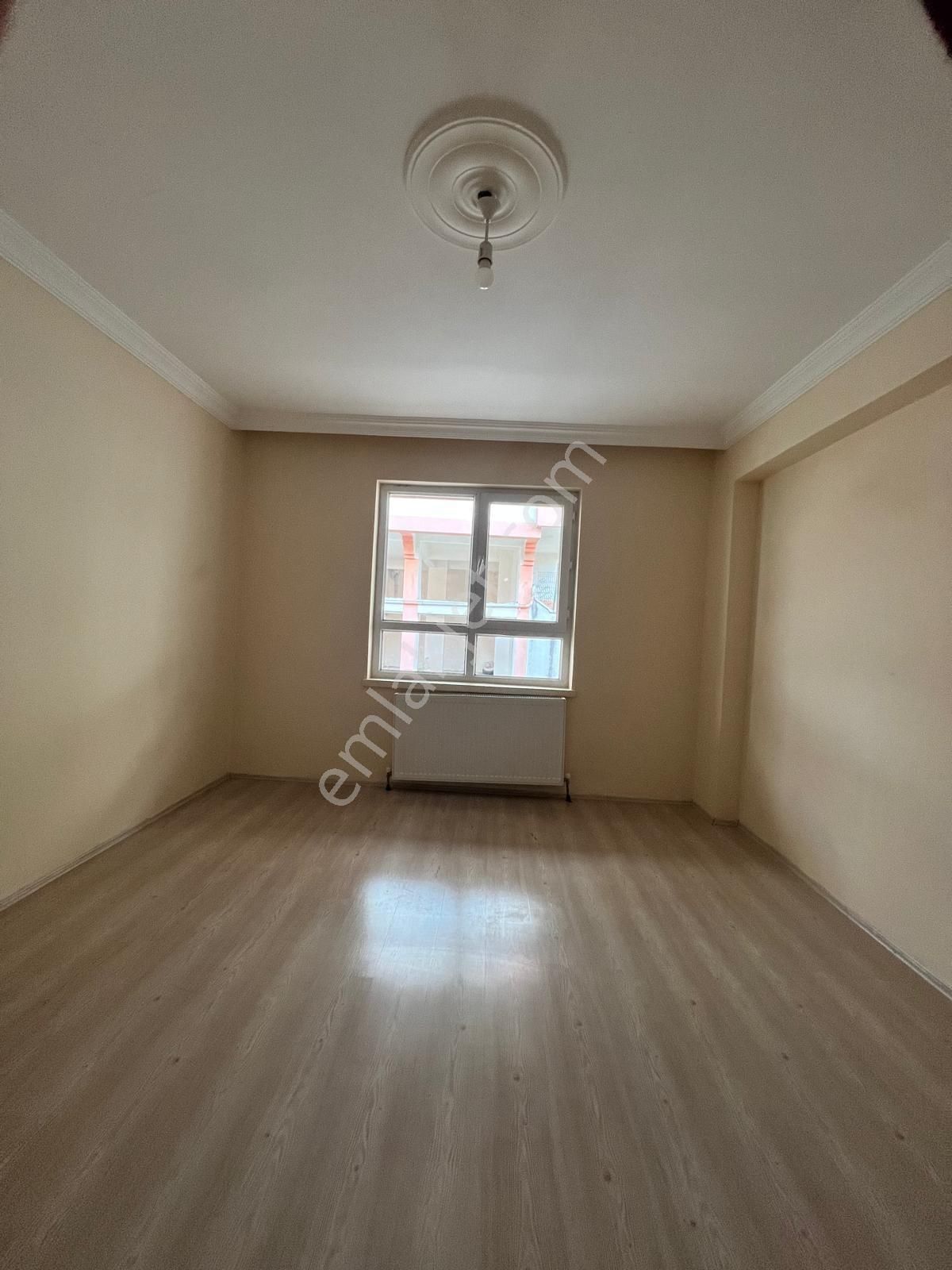 Kanuni Mahallesinde Katta Asansörlü Geniş M2 Li Kiralık 3+1 - Görsel 3