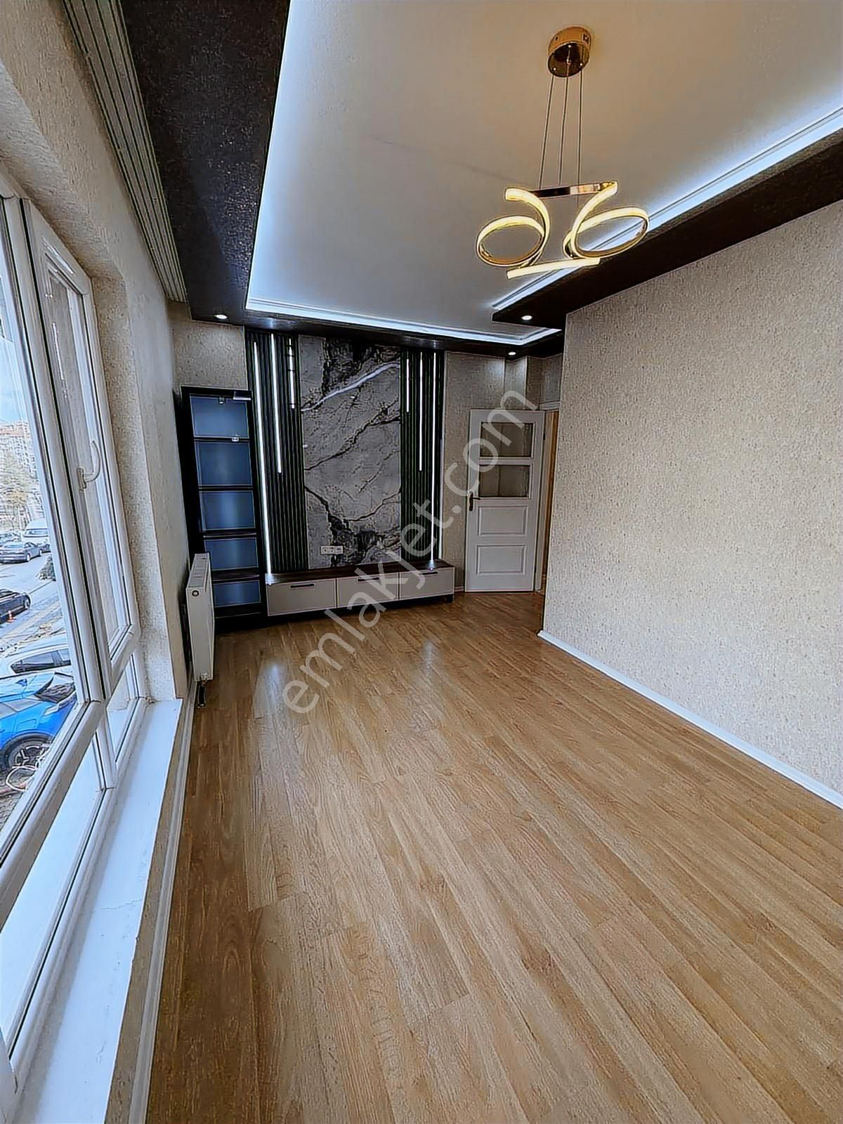 Kanuni Mahallesinde Ful Yapılı Katta Geniş M2 3+1 - Görsel 14