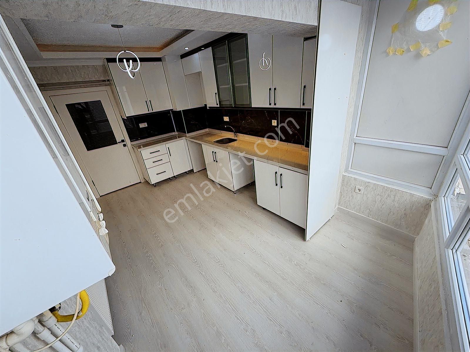 İncirli Mahallesi Yakını Katta Yapılı Genişm2 3+1 - Görsel 18