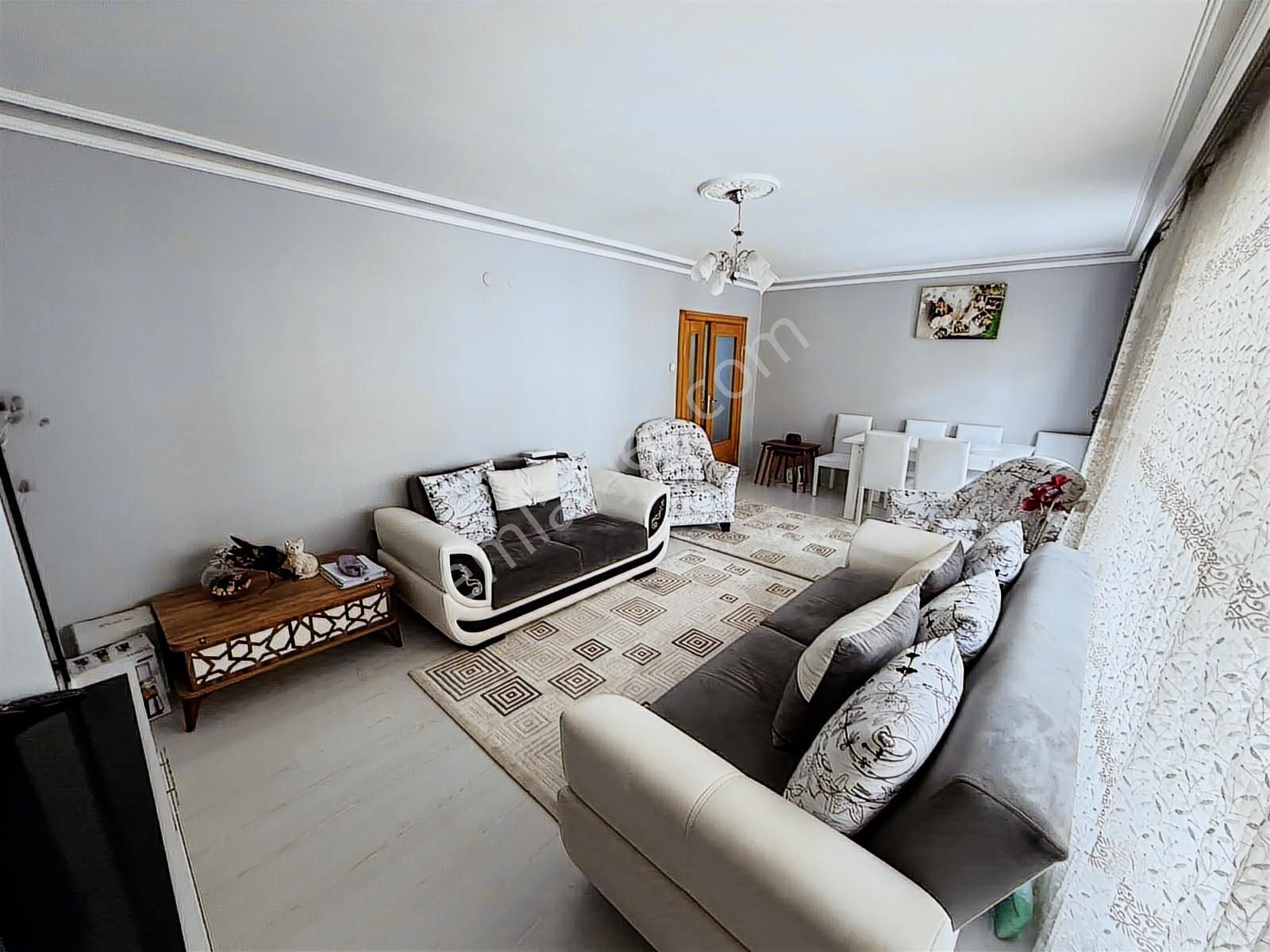 Aktepe Mahallesi Yakını Yapıl Katta Geniş M2 3+1 - Görsel 5