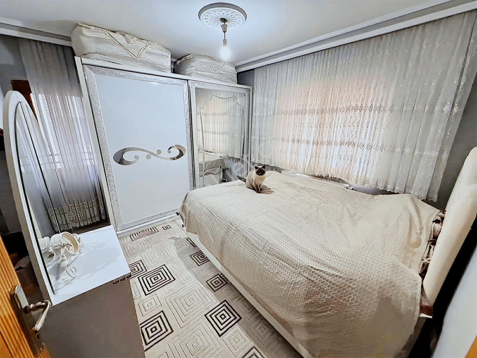 Aktepe Mahallesi Yakını Yapıl Katta Geniş M2 3+1 - Görsel 7