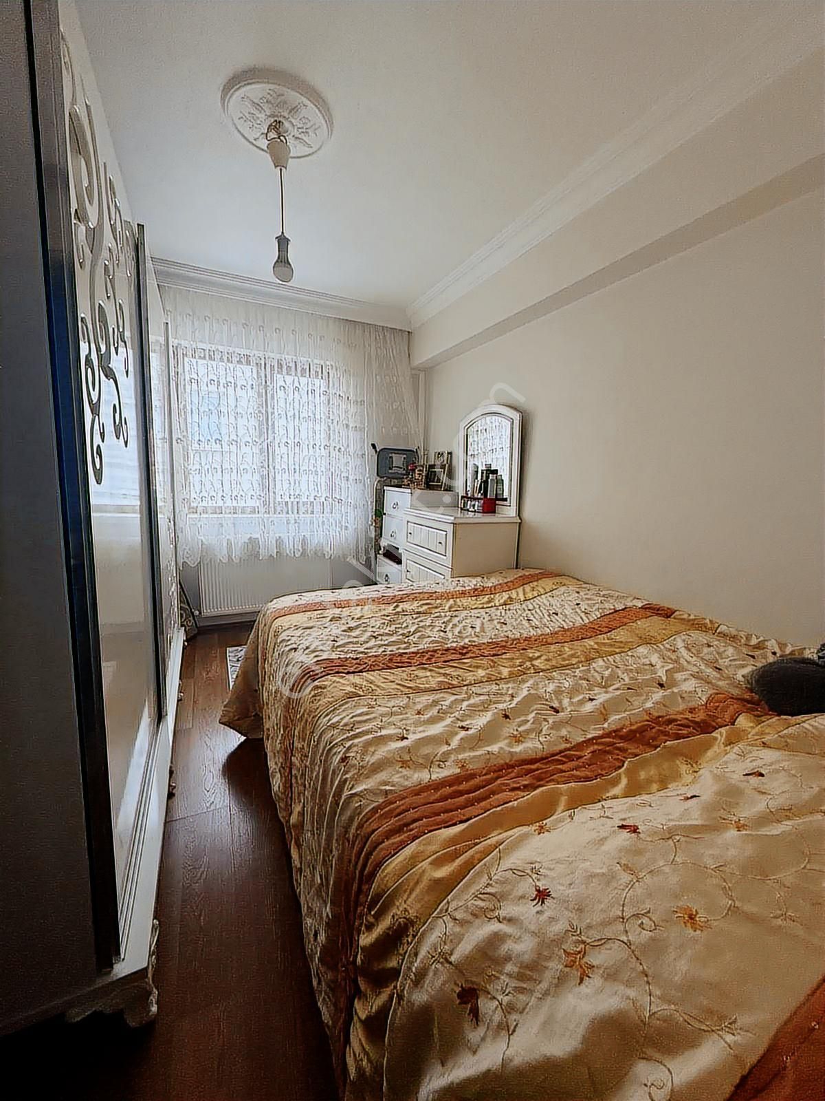 Bademlik Yakını Altı Tam Daire Kat Konumunda 3+1 - Görsel 3