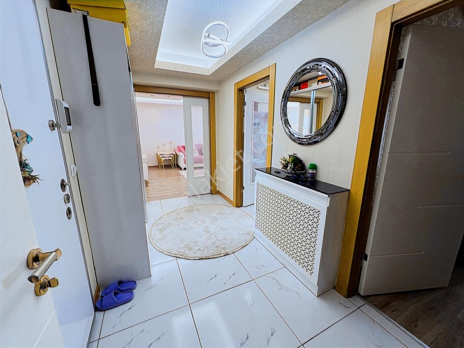 Kuşcagızın Gözde Sitesinde Genişm2 Lüks Yapılı 4+1 - Görsel 13