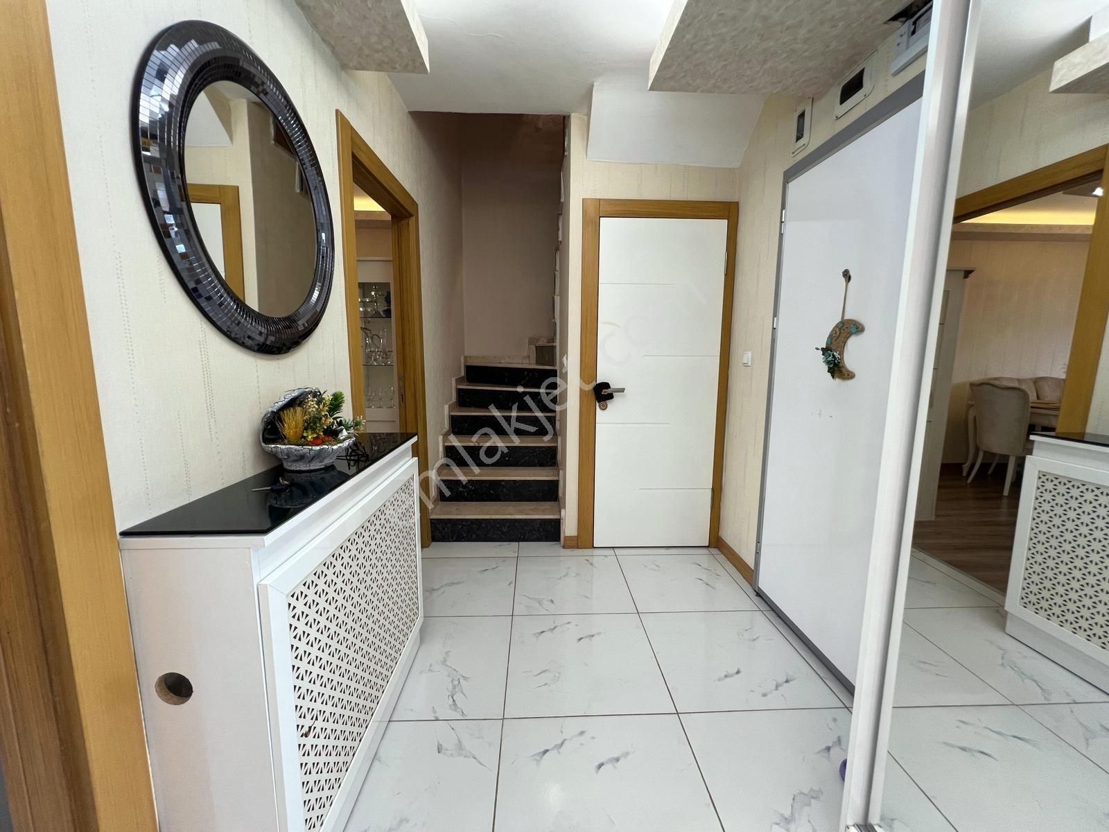 Kuşcagızın Gözde Sitesinde Genişm2 Lüks Yapılı 4+1 - Görsel 5