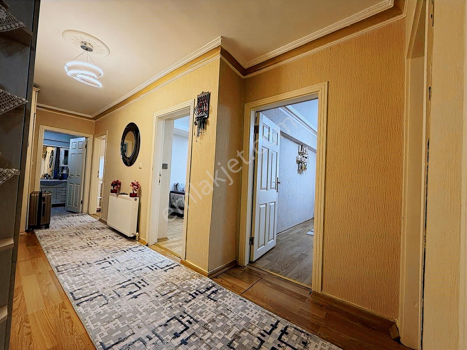 Bagcı Caddesi Yakını Katta Asansörlü 3+1 - Görsel 23