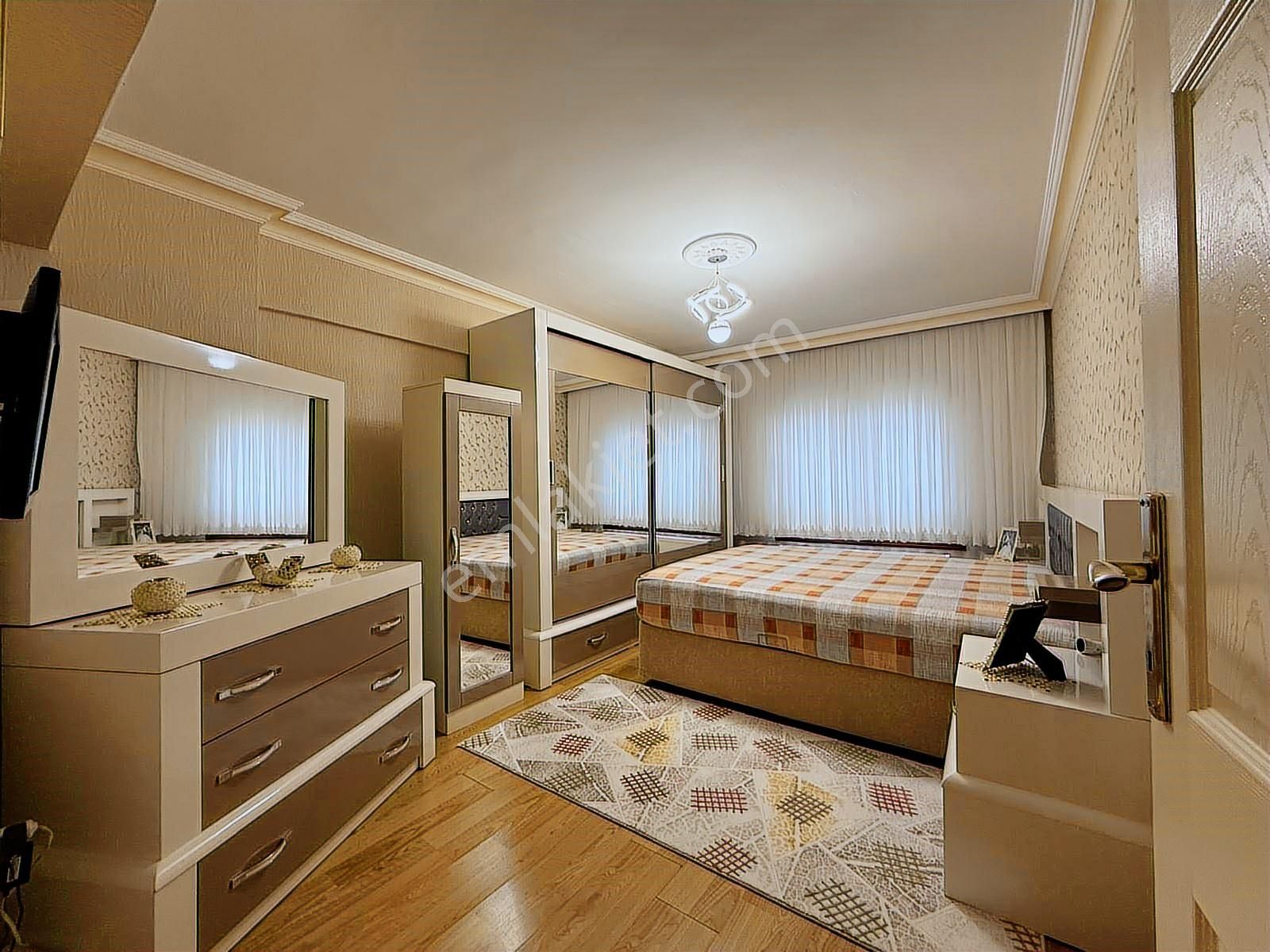 Bagcı Caddesi Yakını Katta Asansörlü 3+1 - Görsel 2