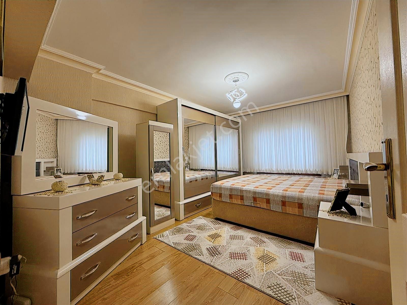 Bagcı Caddesi Yakını Katta Asansörlü 3+1 - Görsel 19