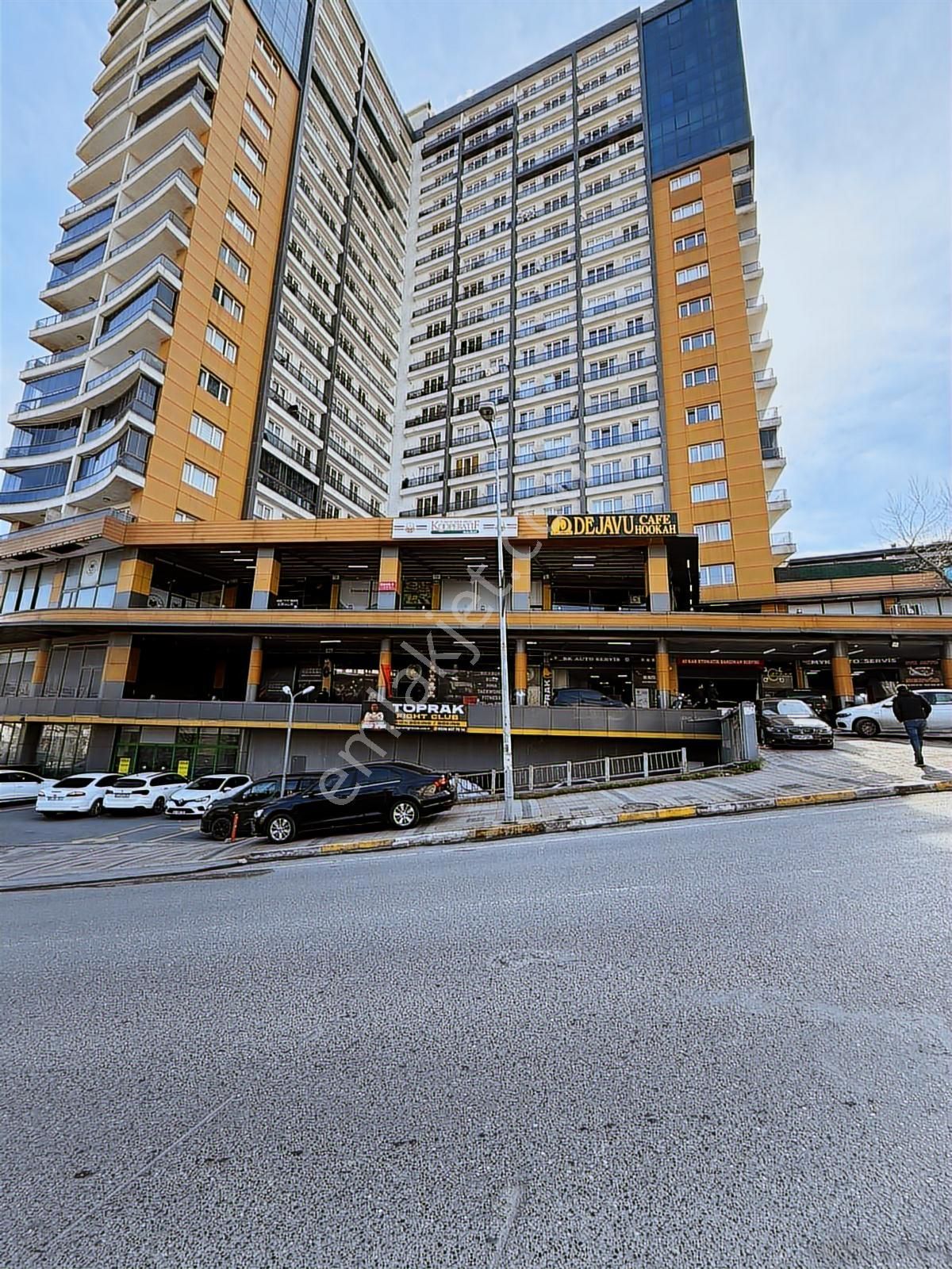 Esenyurt Mert Life Sitesi'de 150 M² Kurumsal Kiracılı Dükkan !!!