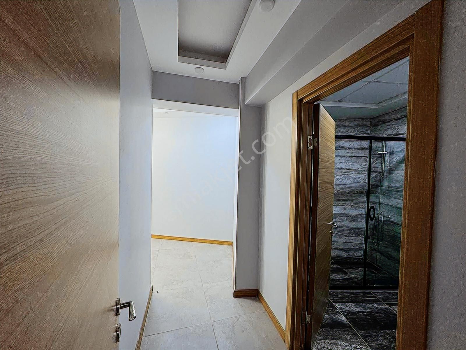 Turpa Megadan Soğukkuyu Cadde Üzerinde Satılık 4+1 Daire - Görsel 27