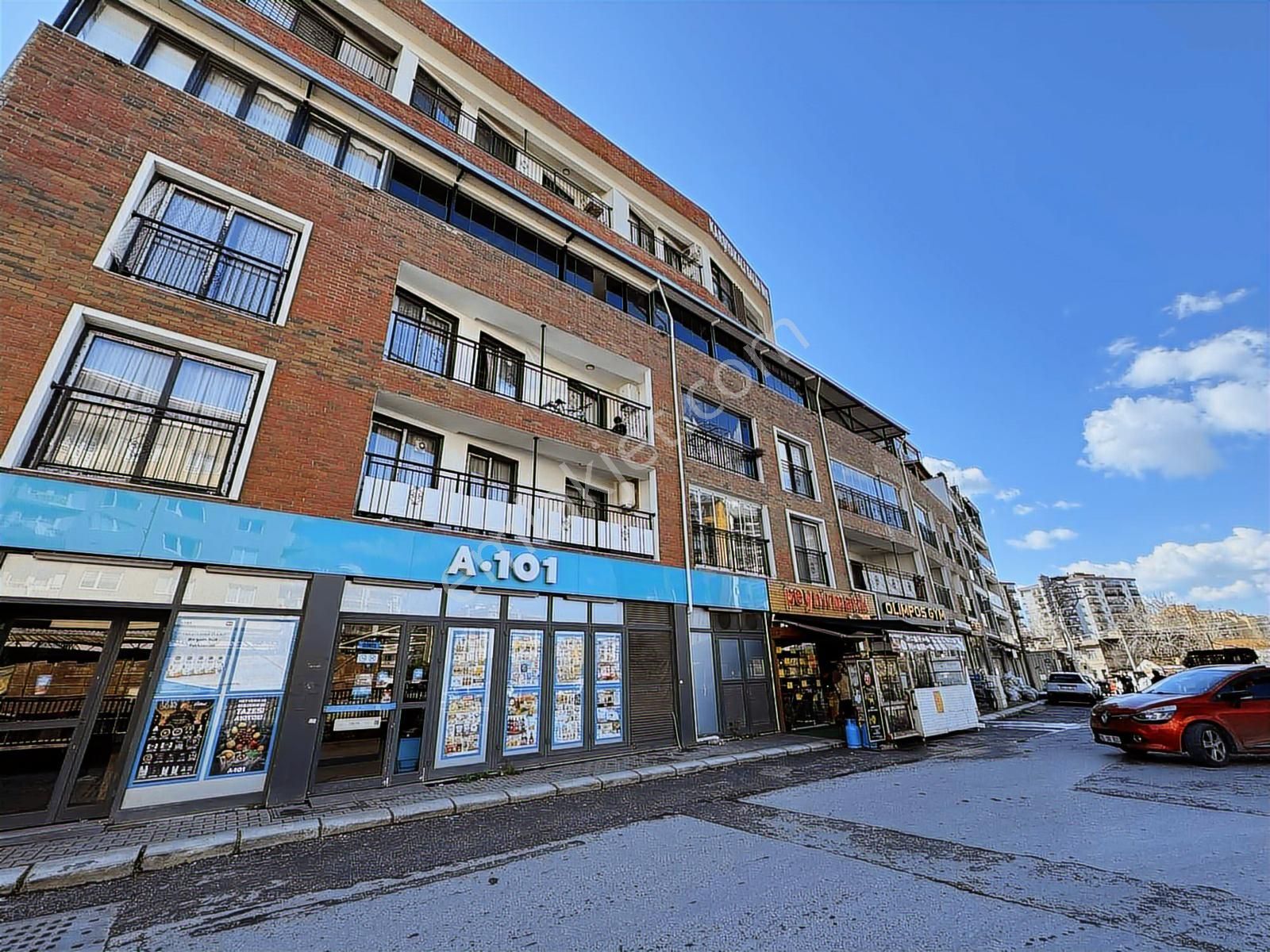 Turpa Megadan Soğukkuyu Cadde Üzerinde Satılık 4+1 Daire - Görsel 10