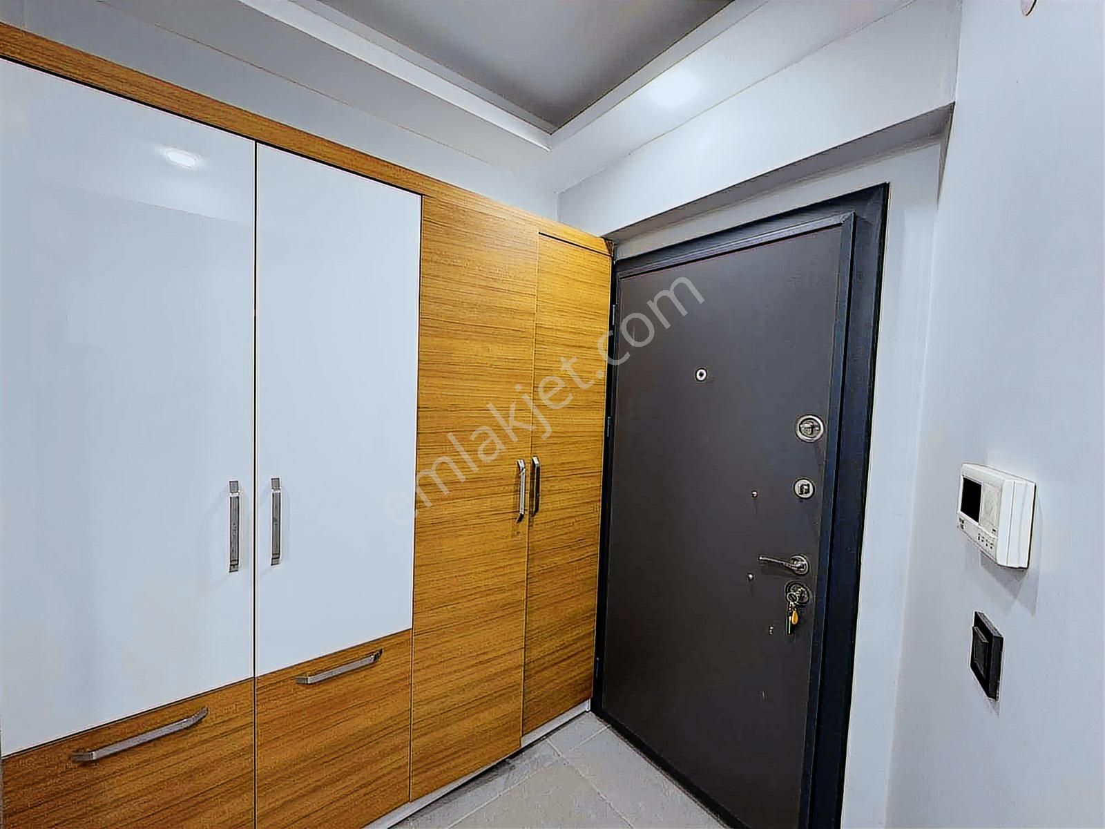 Turpa Megadan Soğukkuyu Cadde Üzerinde Satılık 4+1 Daire - Görsel 5