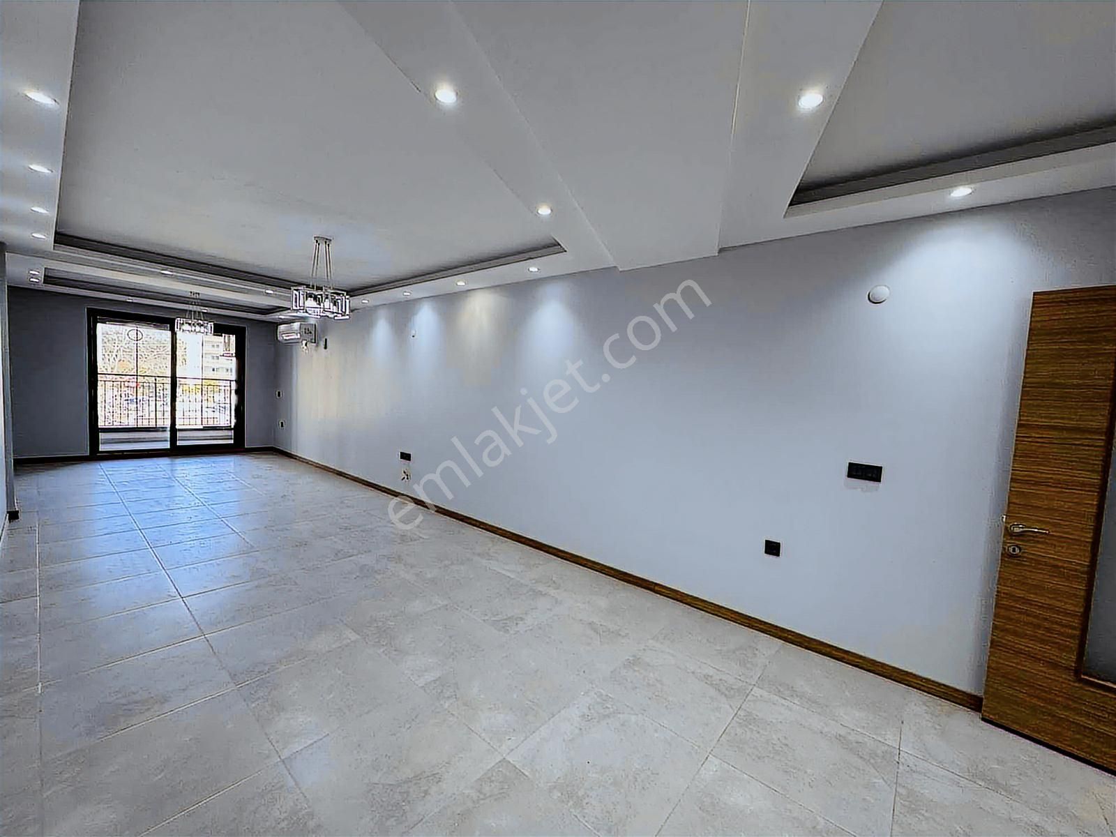 Turpa Megadan Soğukkuyu Cadde Üzerinde Satılık 4+1 Daire - Görsel 31