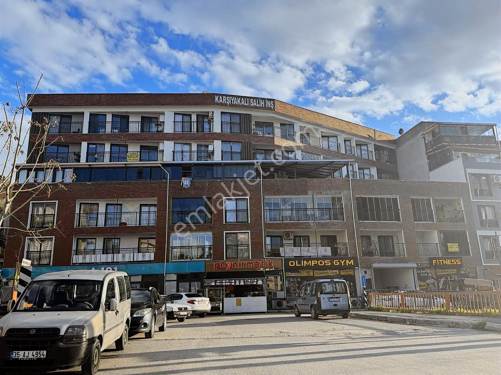 Turpa Megadan Soğukkuyu Cadde Üzerinde Satılık 4+1 Daire - Görsel 35