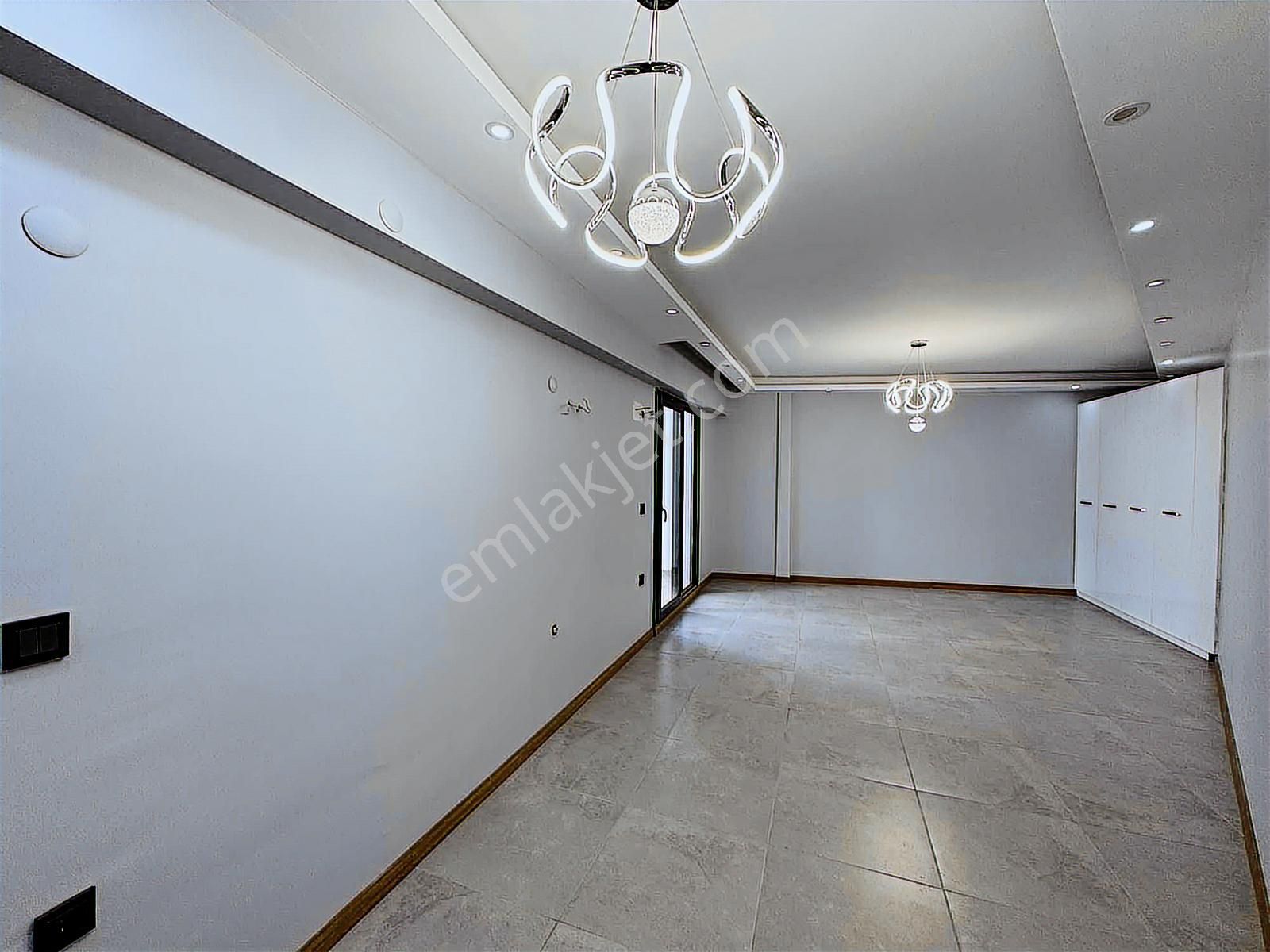 Turpa Megadan Soğukkuyu Cadde Üzerinde Satılık 4+1 Daire - Görsel 28