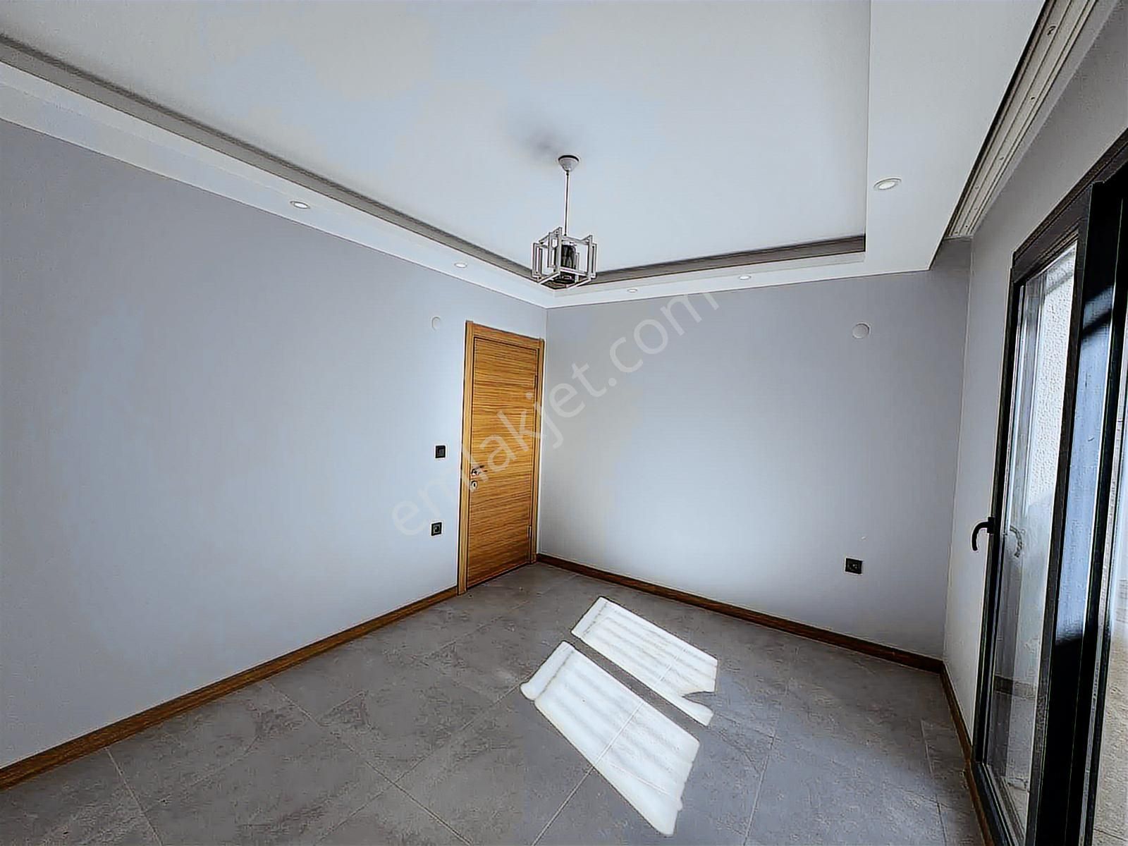 Turpa Megadan Soğukkuyu Cadde Üzerinde Satılık 4+1 Daire - Görsel 19