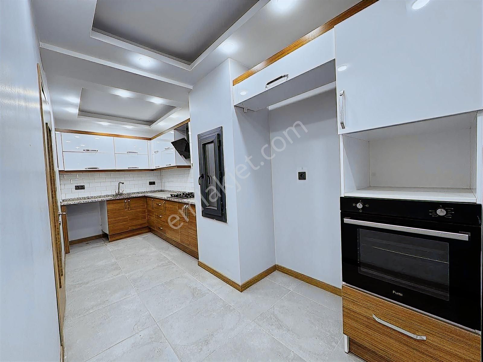 Turpa Megadan Soğukkuyu Cadde Üzerinde Satılık 4+1 Daire - Görsel 15