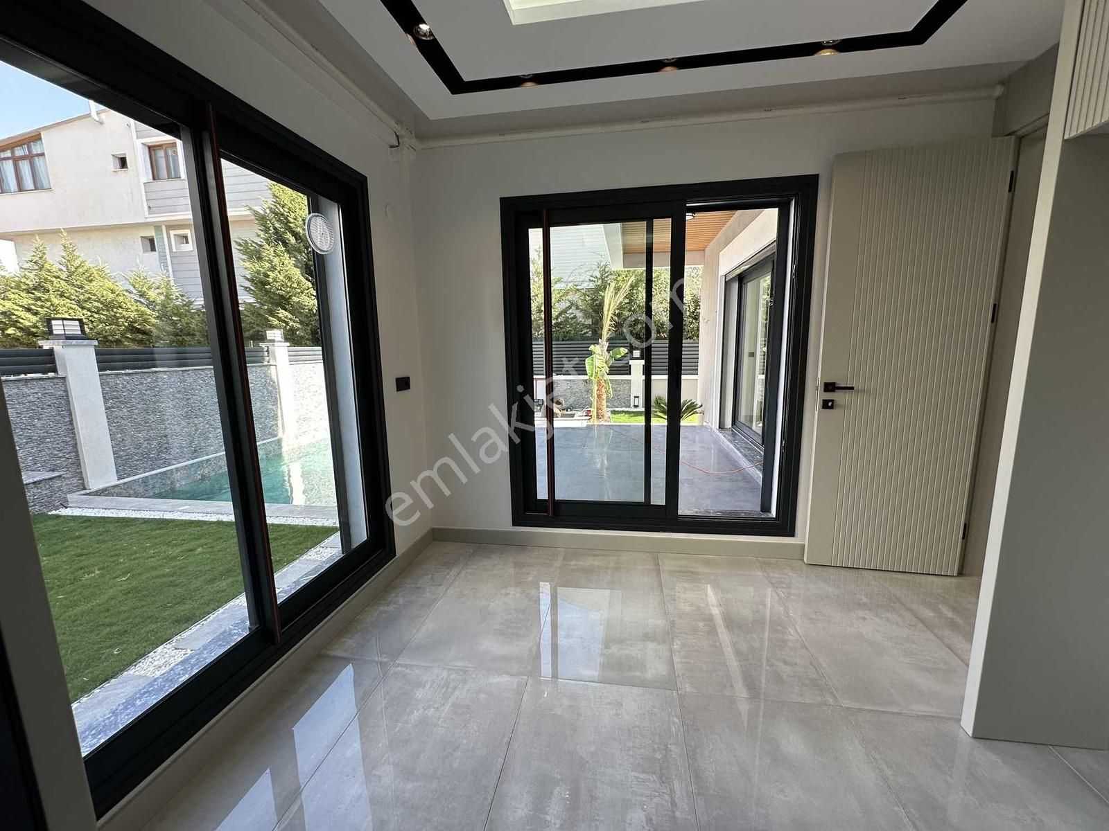Qzen Gayrimenkulden Havuzlu Müstakil Villa - Görsel 4