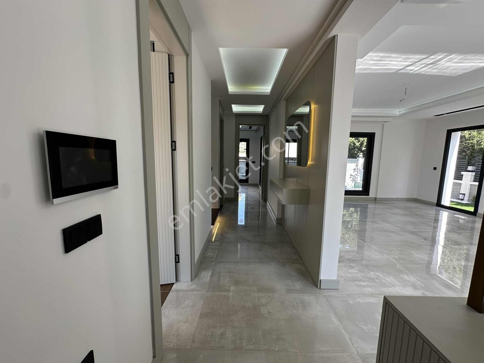 Qzen Gayrimenkulden Havuzlu Müstakil Villa - Görsel 28