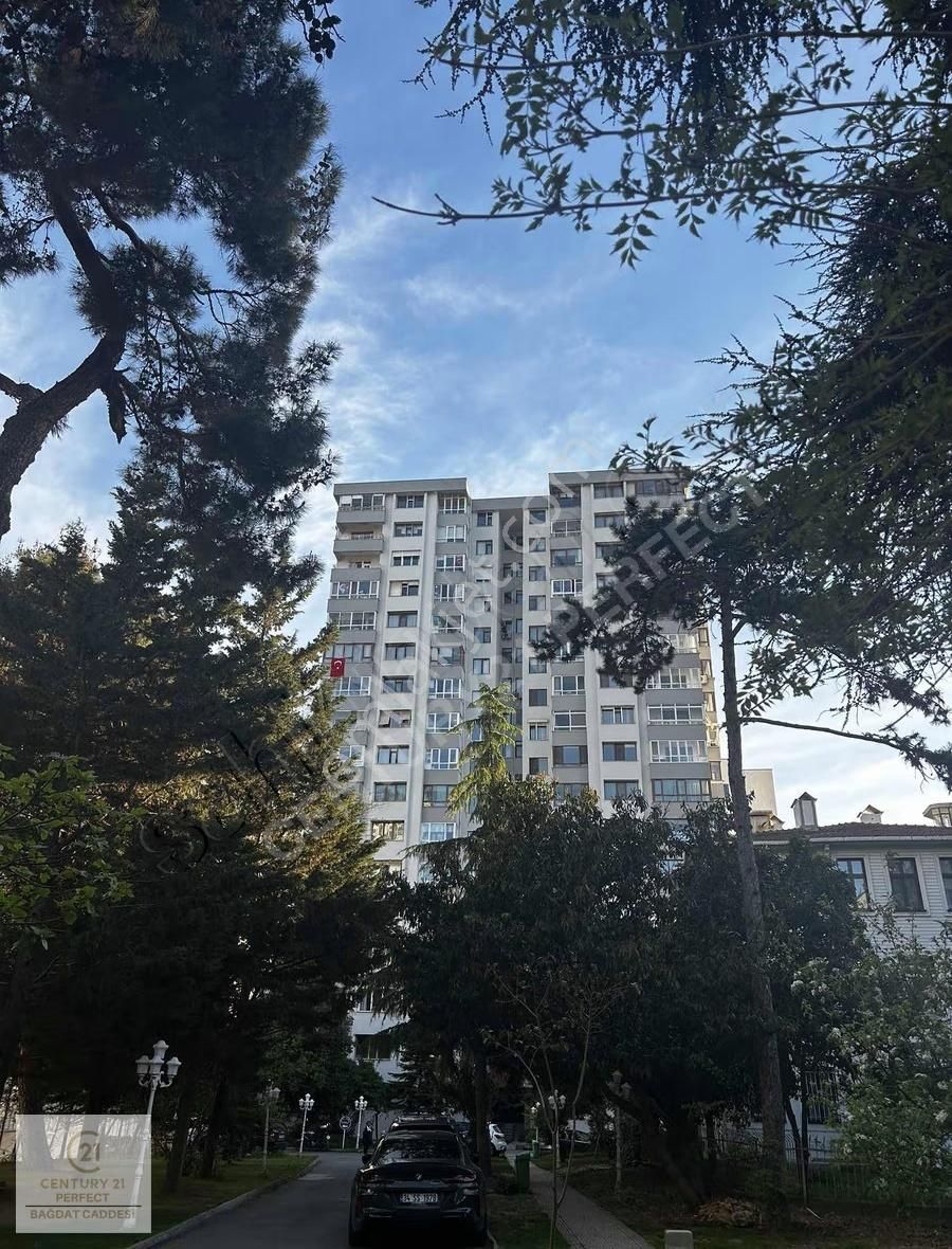 Erenköy'de Marmaraya Yakın 7/24 Güvenlikli 4+1 Kiralık Daire