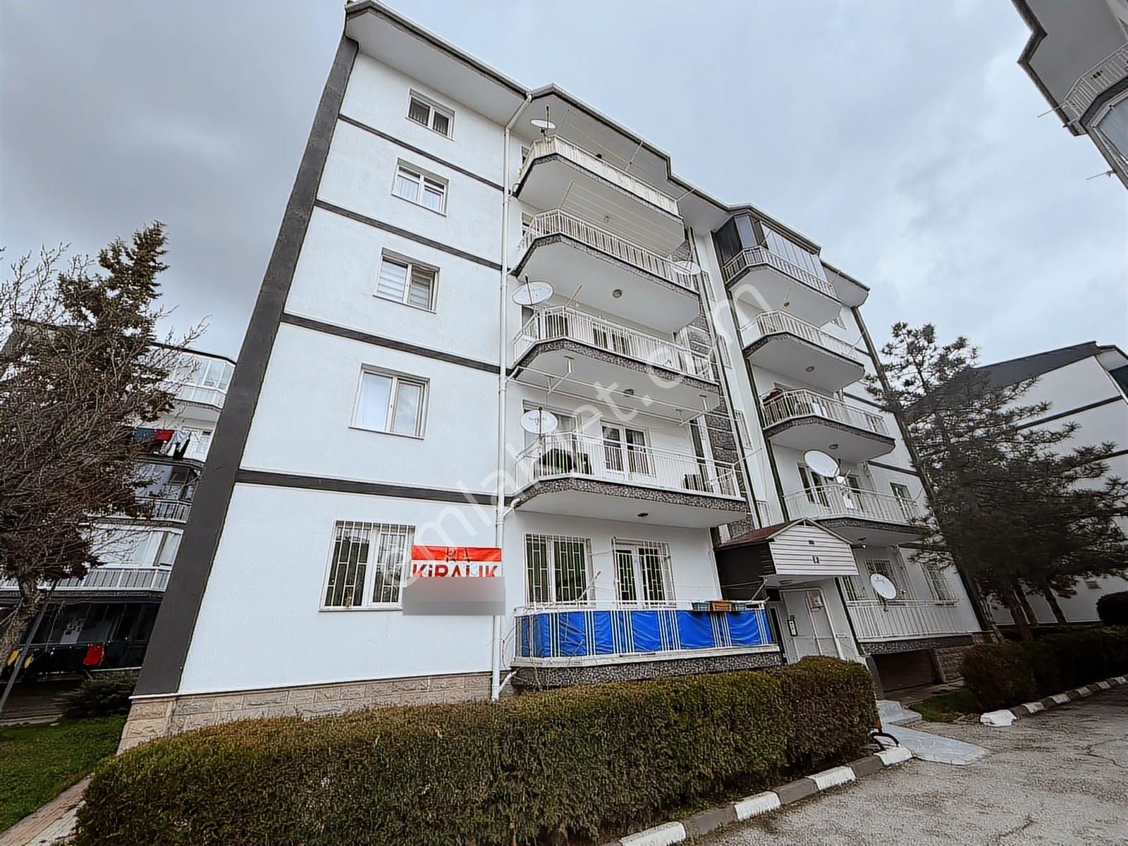 Rıza Acar'dan Ergazi Mah. Özpetek 5 Sitesinde Y.giriş 3+1kiralık