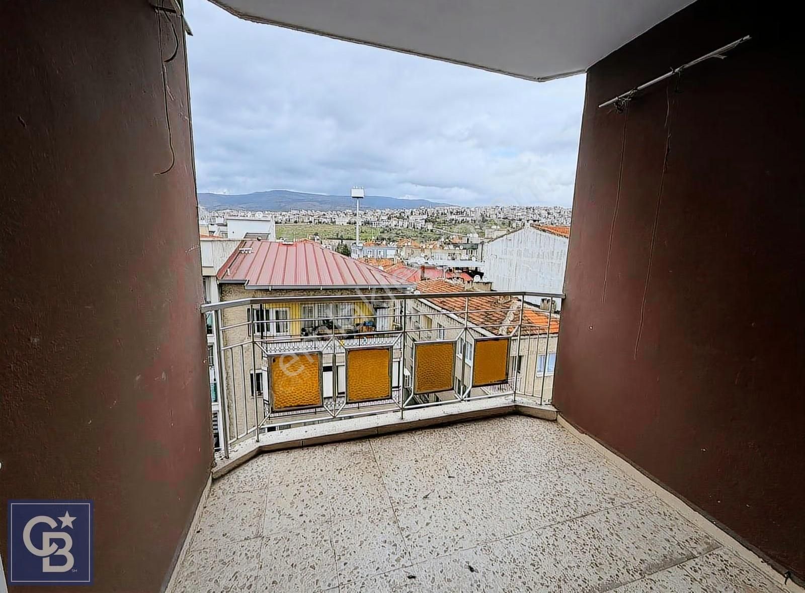 Bornova Ergene Mahallesi'nde Kiralık 3+1 Daire - Görsel 2