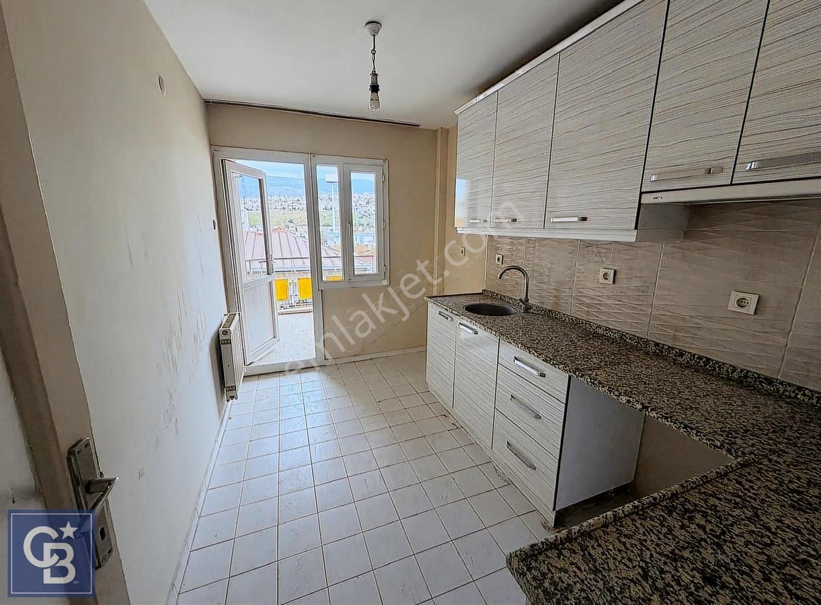 Bornova Ergene Mahallesi'nde Kiralık 3+1 Daire - Görsel 3