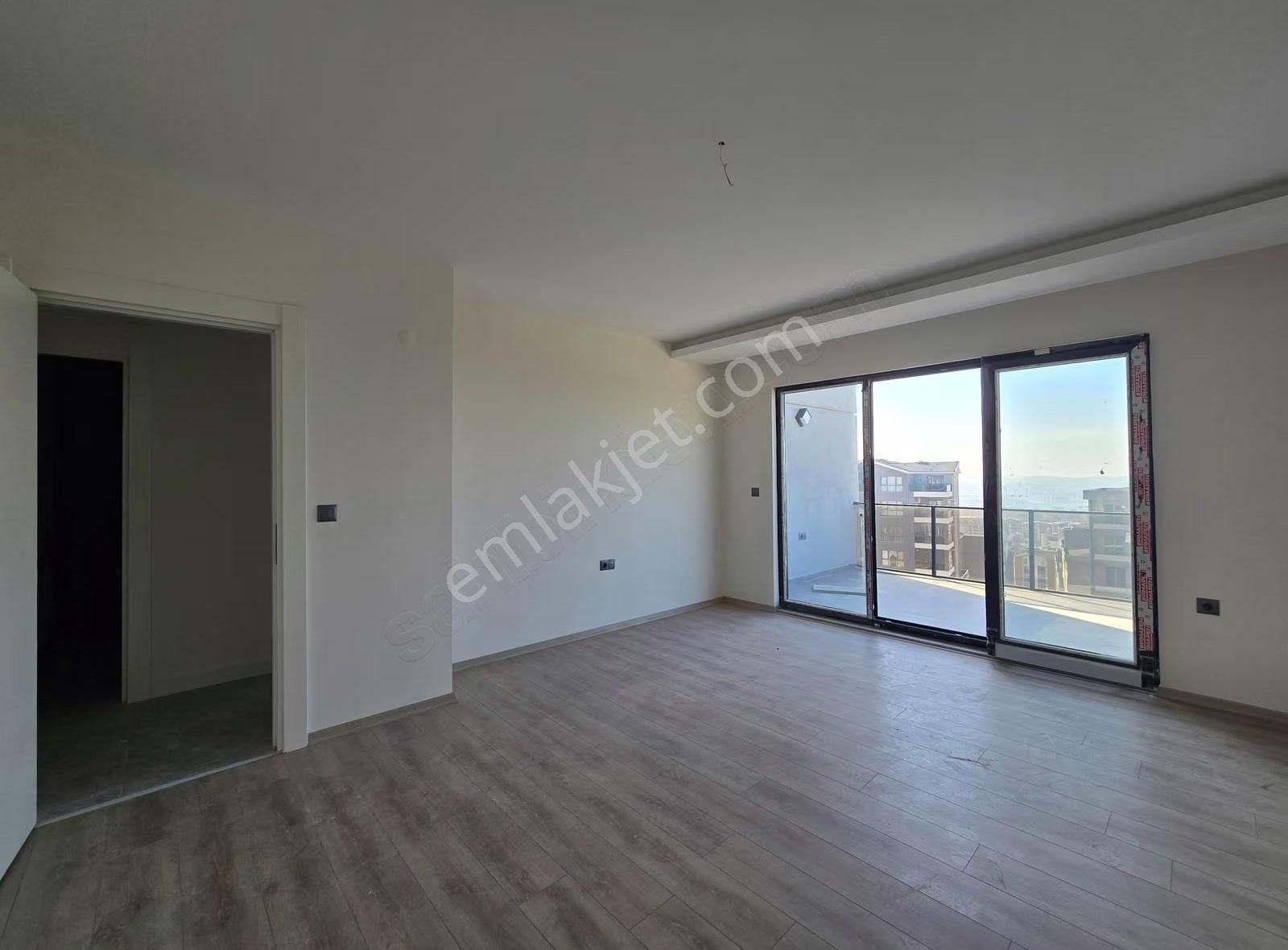 Kiralık 4,5+1 Net 220 M2 Köşe Tip Daire - Görsel 9