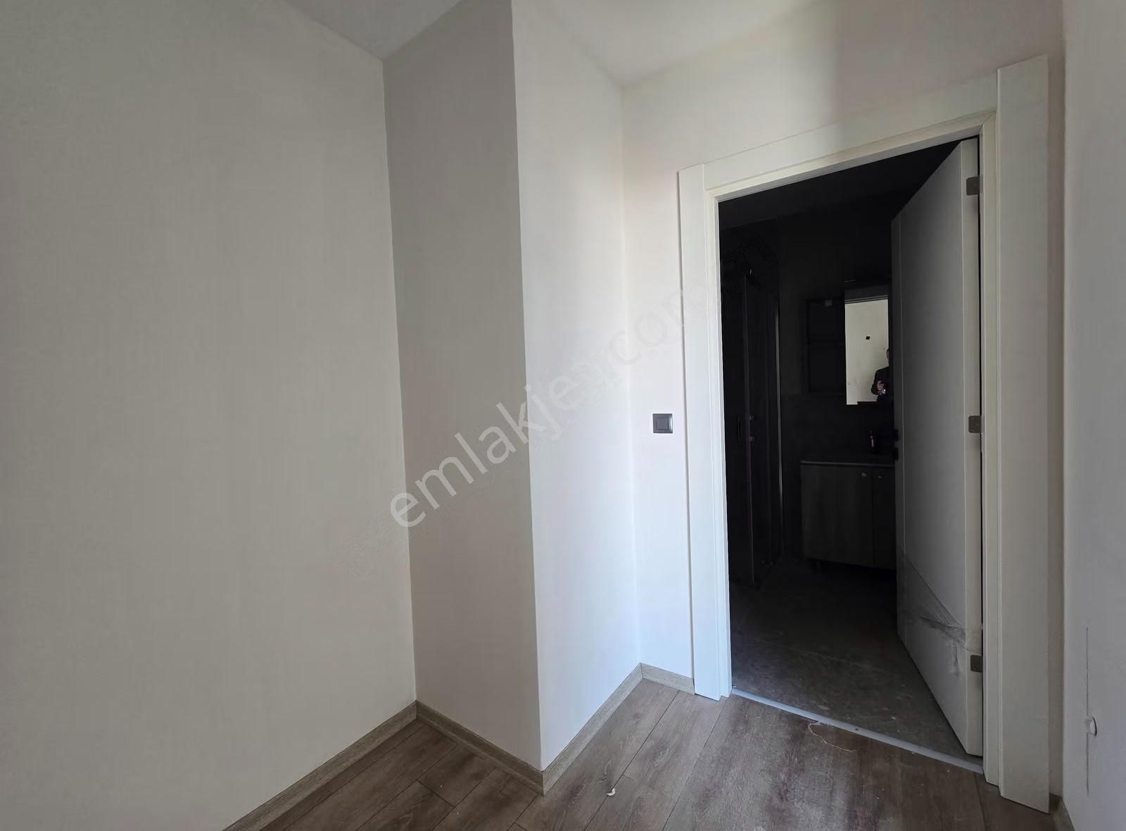 Kiralık 4,5+1 Net 220 M2 Köşe Tip Daire - Görsel 6