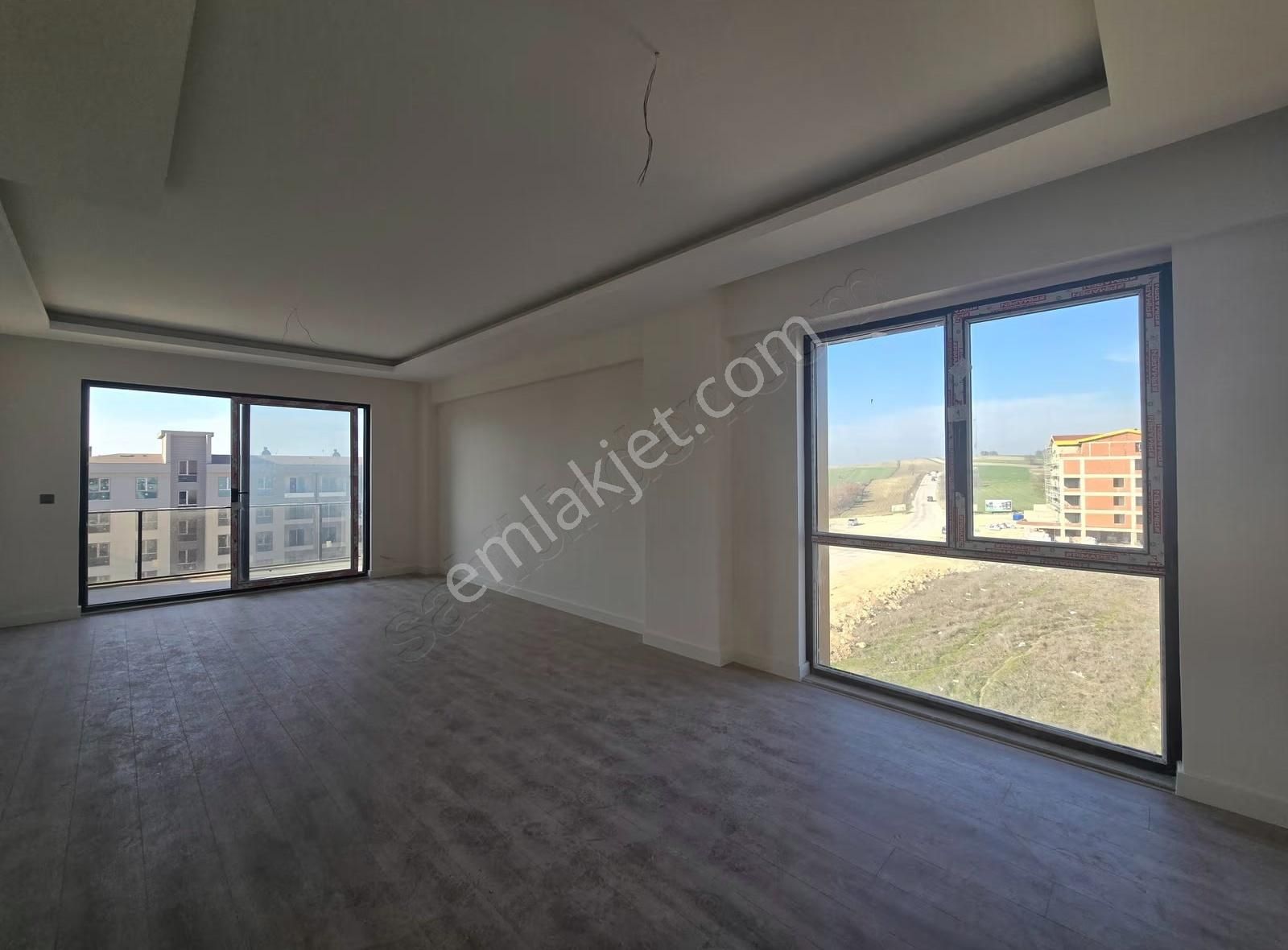 Kiralık 4,5+1 Net 220 M2 Köşe Tip Daire - Görsel 8
