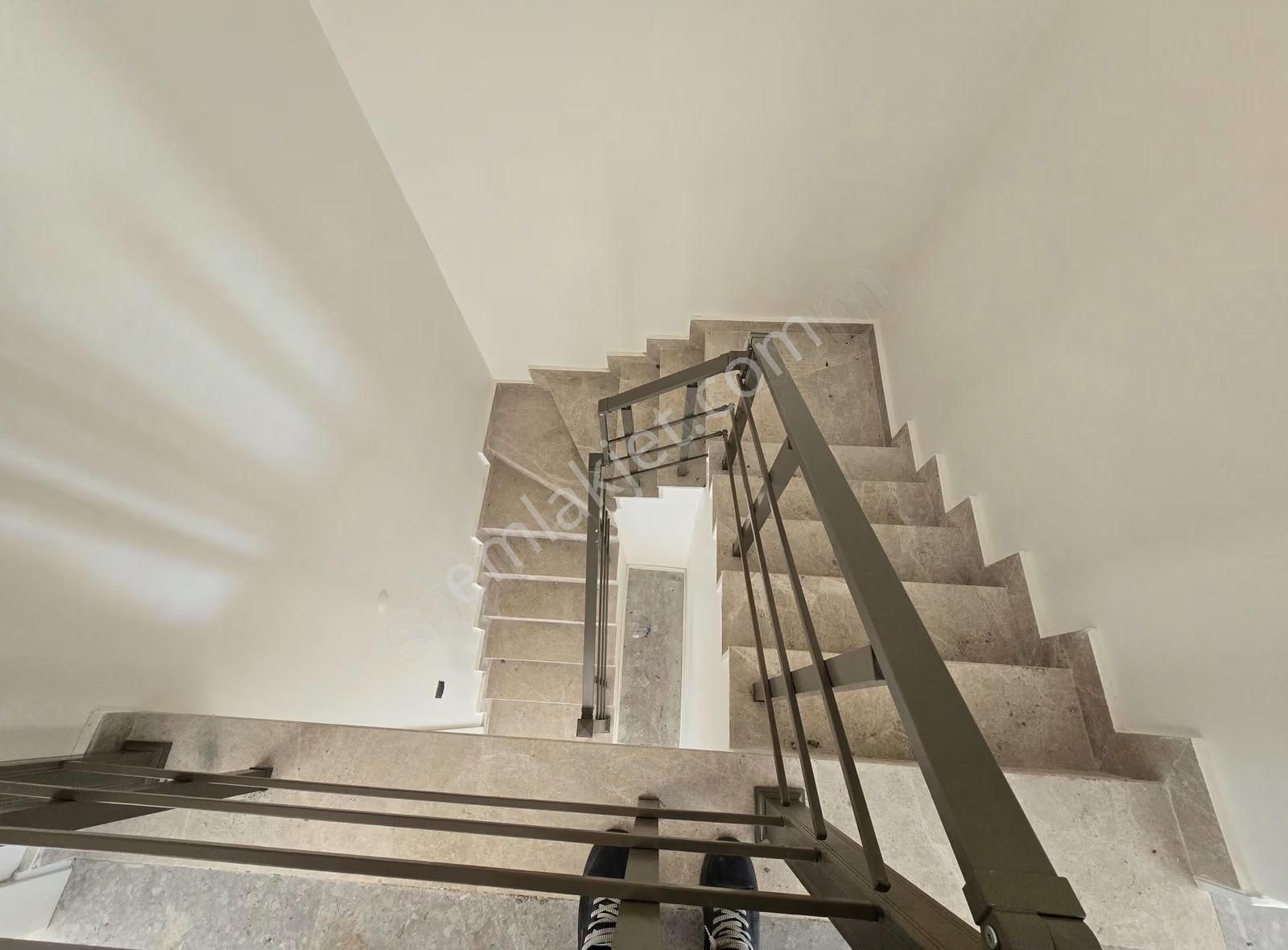 Kiralık 4,5+1 Net 220 M2 Köşe Tip Daire - Görsel 29