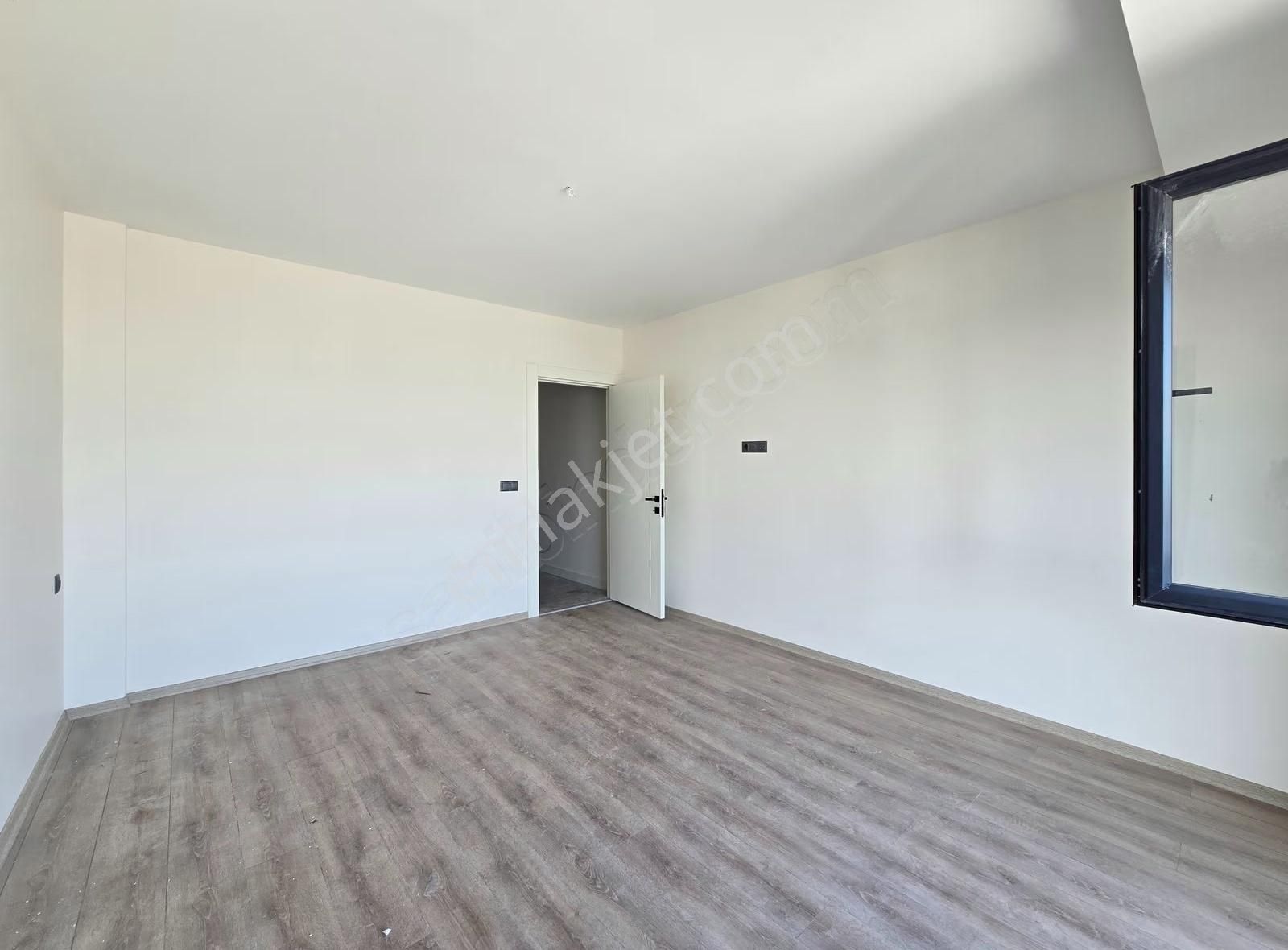 Kiralık 4,5+1 Net 220 M2 Köşe Tip Daire - Görsel 18