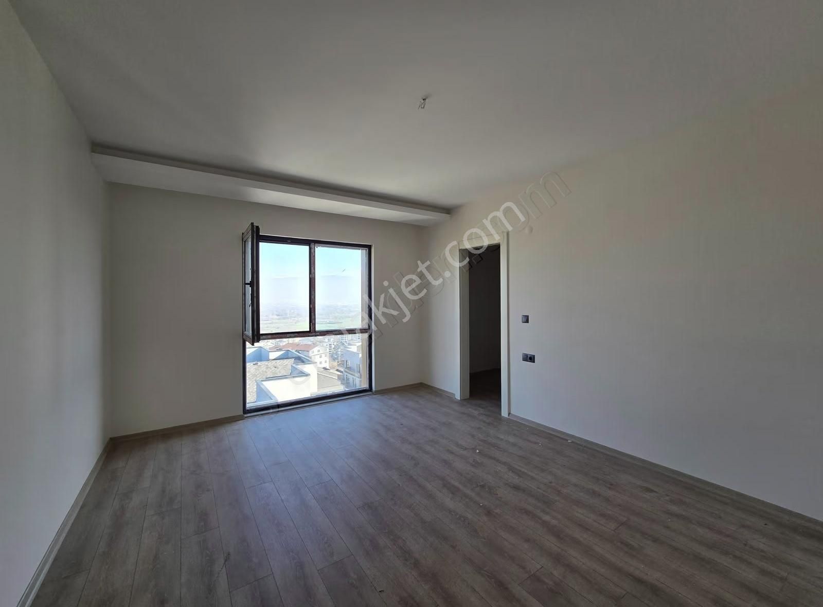 Kiralık 4,5+1 Net 220 M2 Köşe Tip Daire - Görsel 16