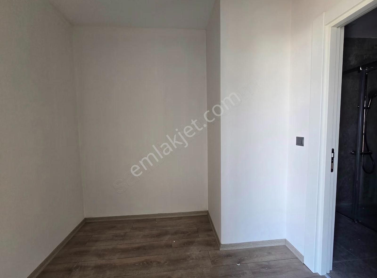 Kiralık 4,5+1 Net 220 M2 Köşe Tip Daire - Görsel 2