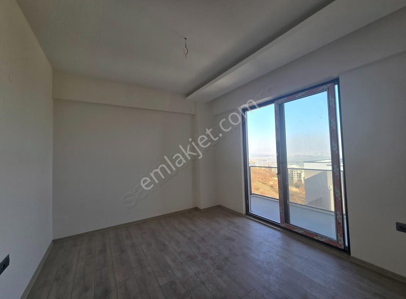 Kiralık 4,5+1 Net 220 M2 Köşe Tip Daire - Görsel 4