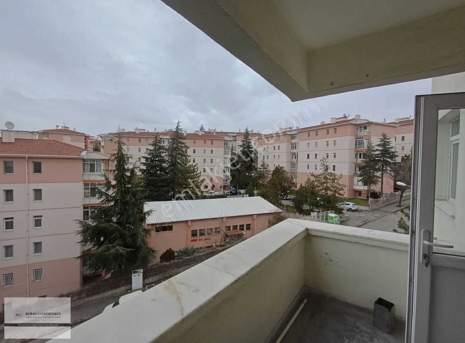 Batıkentin Nezih Sitesi Hacettepelilerde Arakat Manzaralı 3+1 - Görsel 19