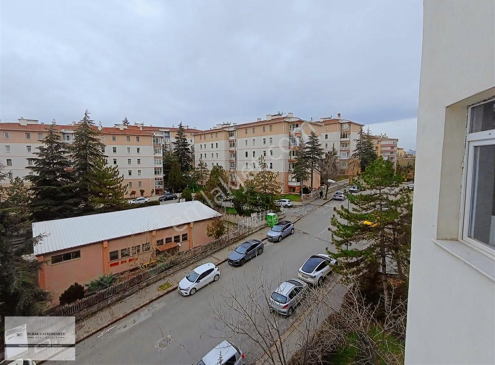 Batıkentin Nezih Sitesi Hacettepelilerde Arakat Manzaralı 3+1 - Görsel 24