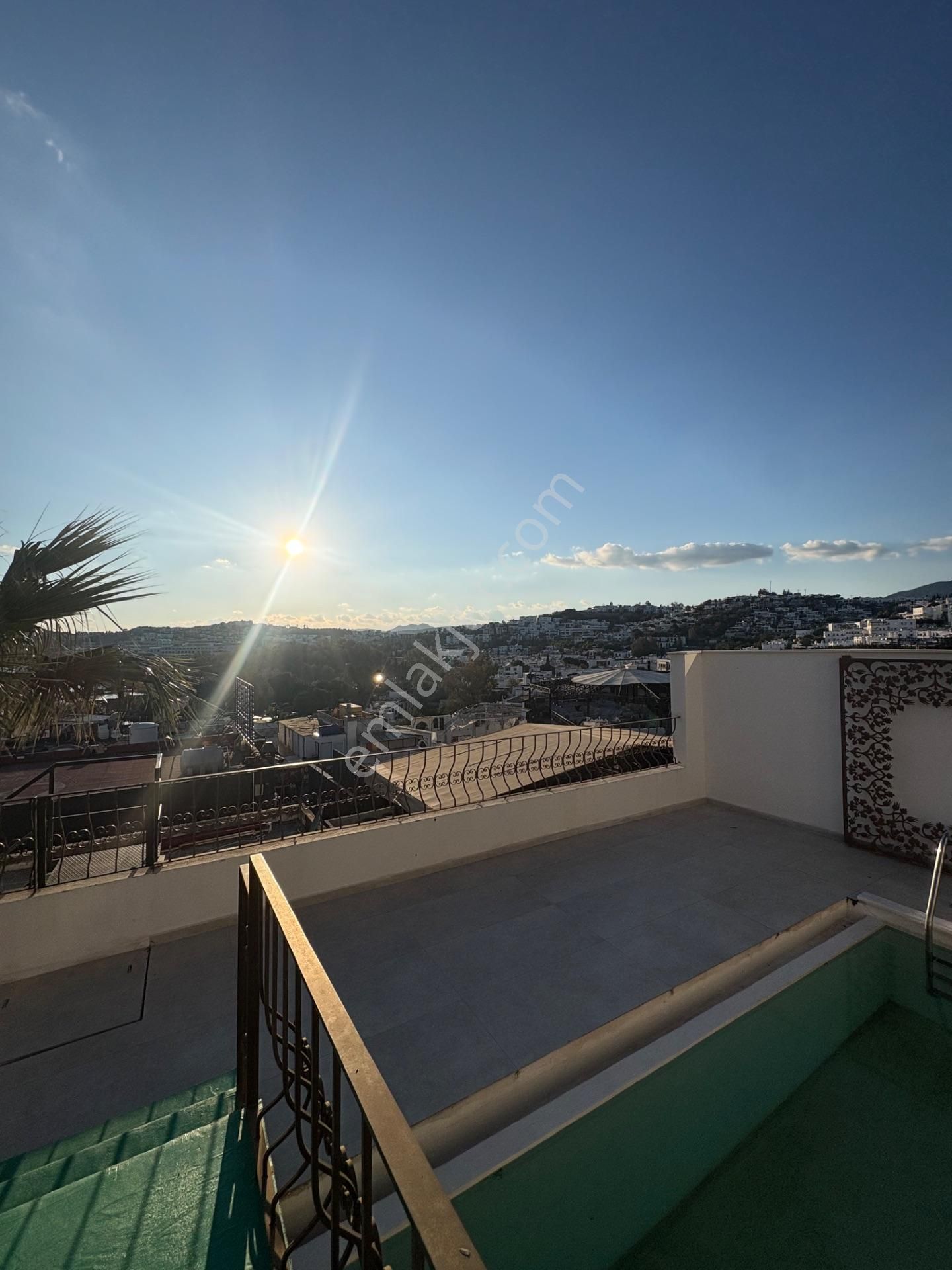 Denize 250m 1+1 Tadilatlı Eşyalı Satılık Daire Bodrum/gümbet - Görsel 6