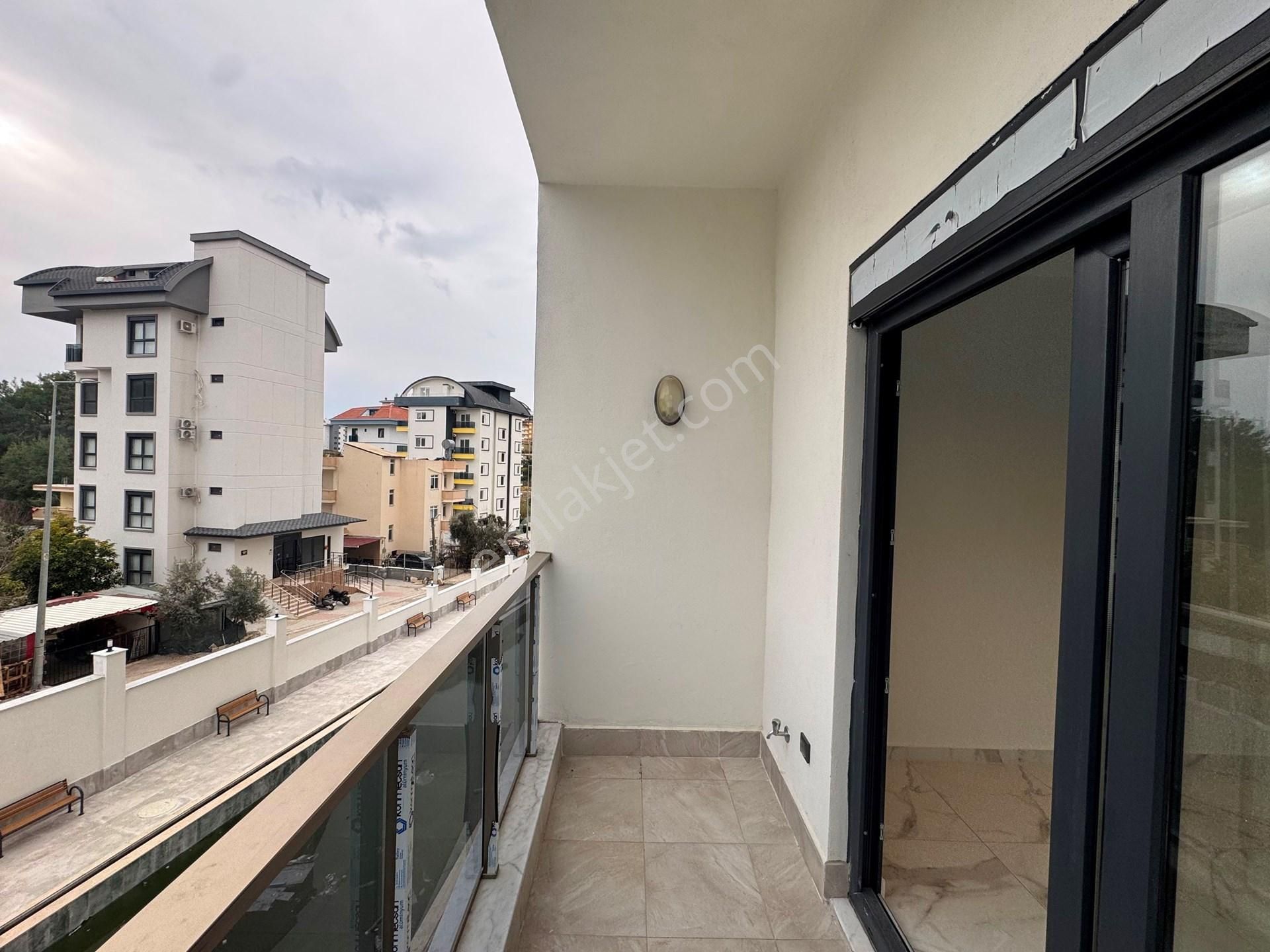 Alanya Avsallar’da Havuzlu Sitede İçerinde Muhteşem 1+1 Satılık Daire - Görsel 23