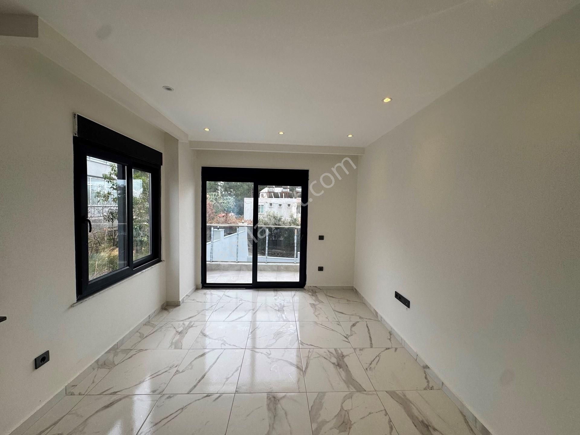 Alanya Avsallar’da Havuzlu Sitede İçerinde Muhteşem 1+1 Satılık Daire - Görsel 8