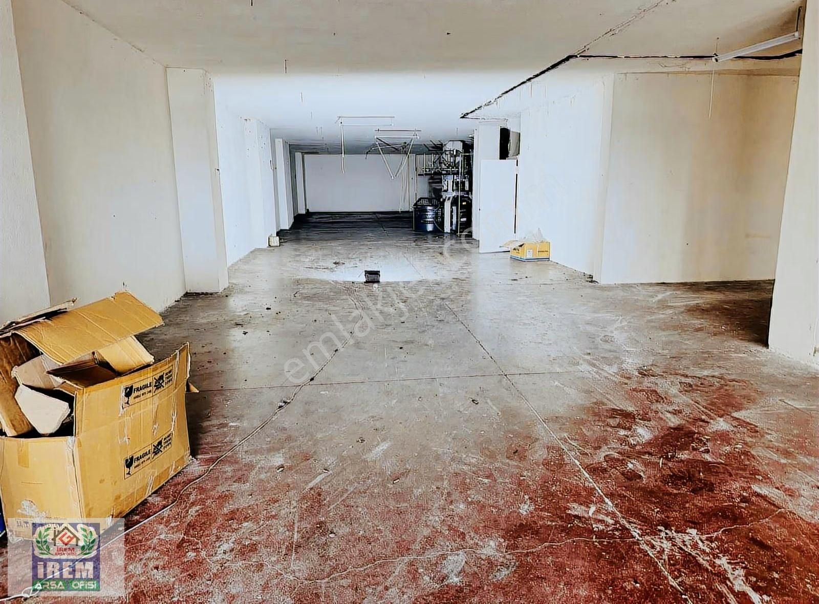 Arnavutköy Merkezde Kiralık 300m² Dükkan - Görsel 2