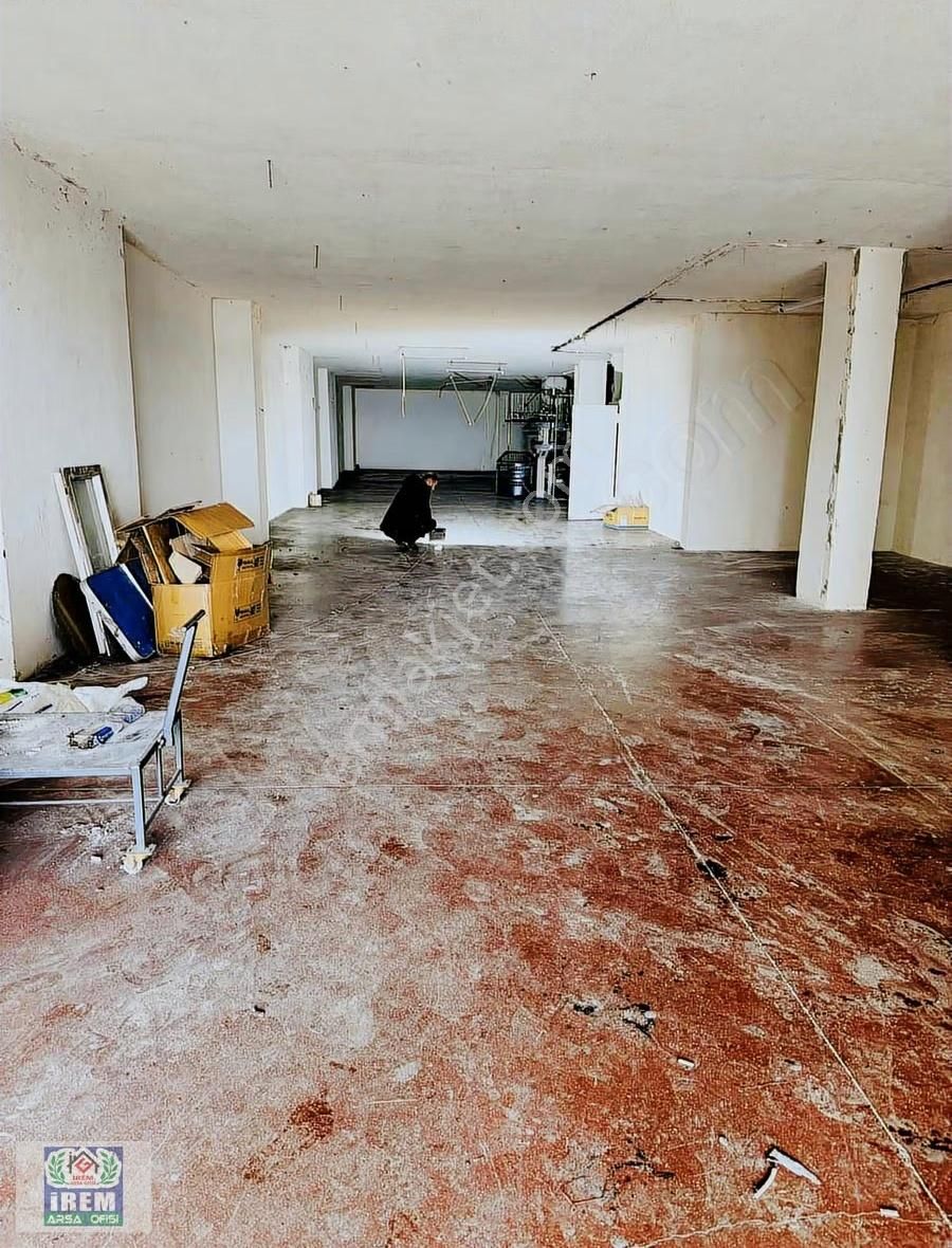 Arnavutköy Merkezde Kiralık 300m² Dükkan - Görsel 8