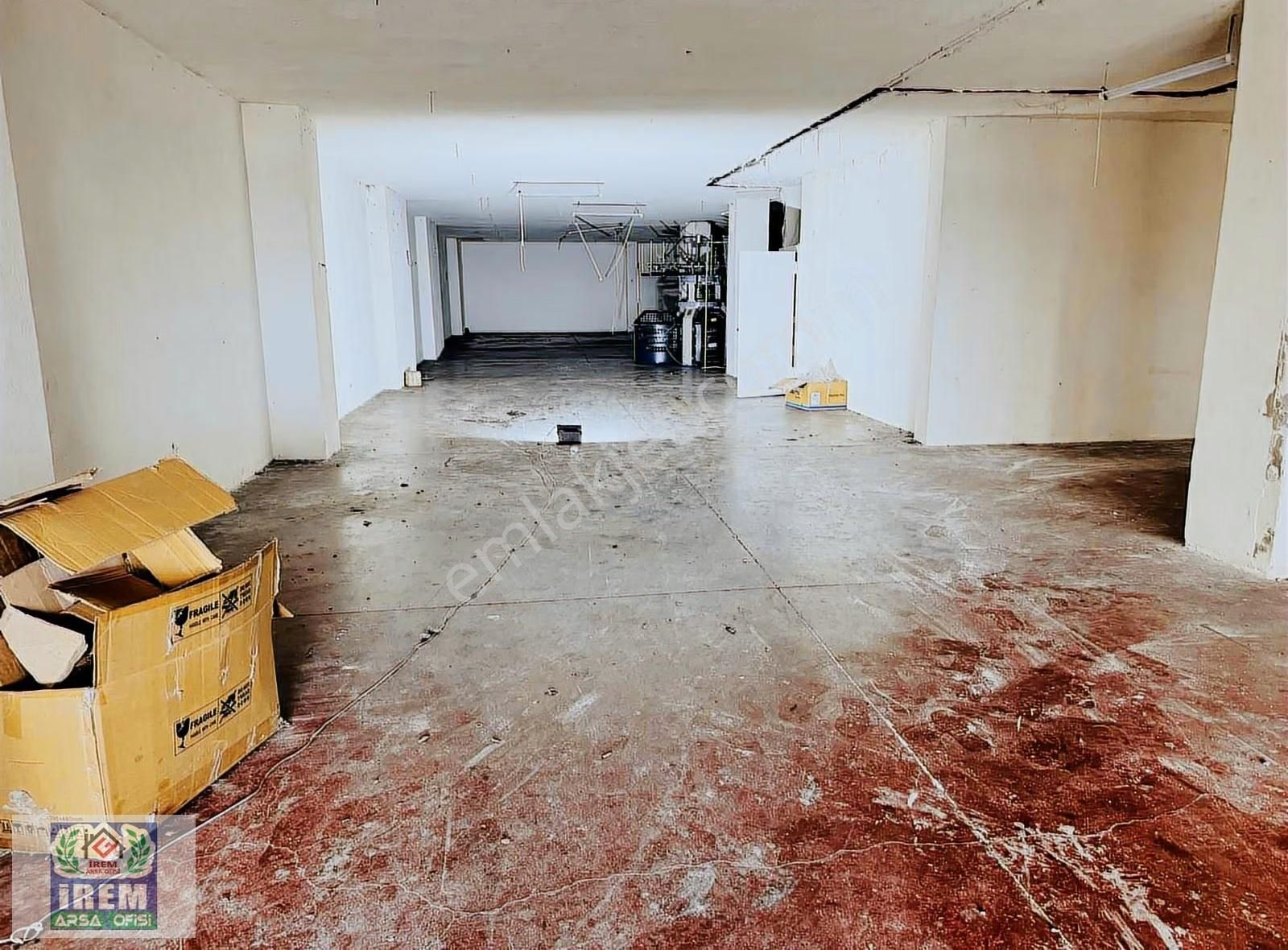 Arnavutköy Merkezde Kiralık 300m² Dükkan - Görsel 4